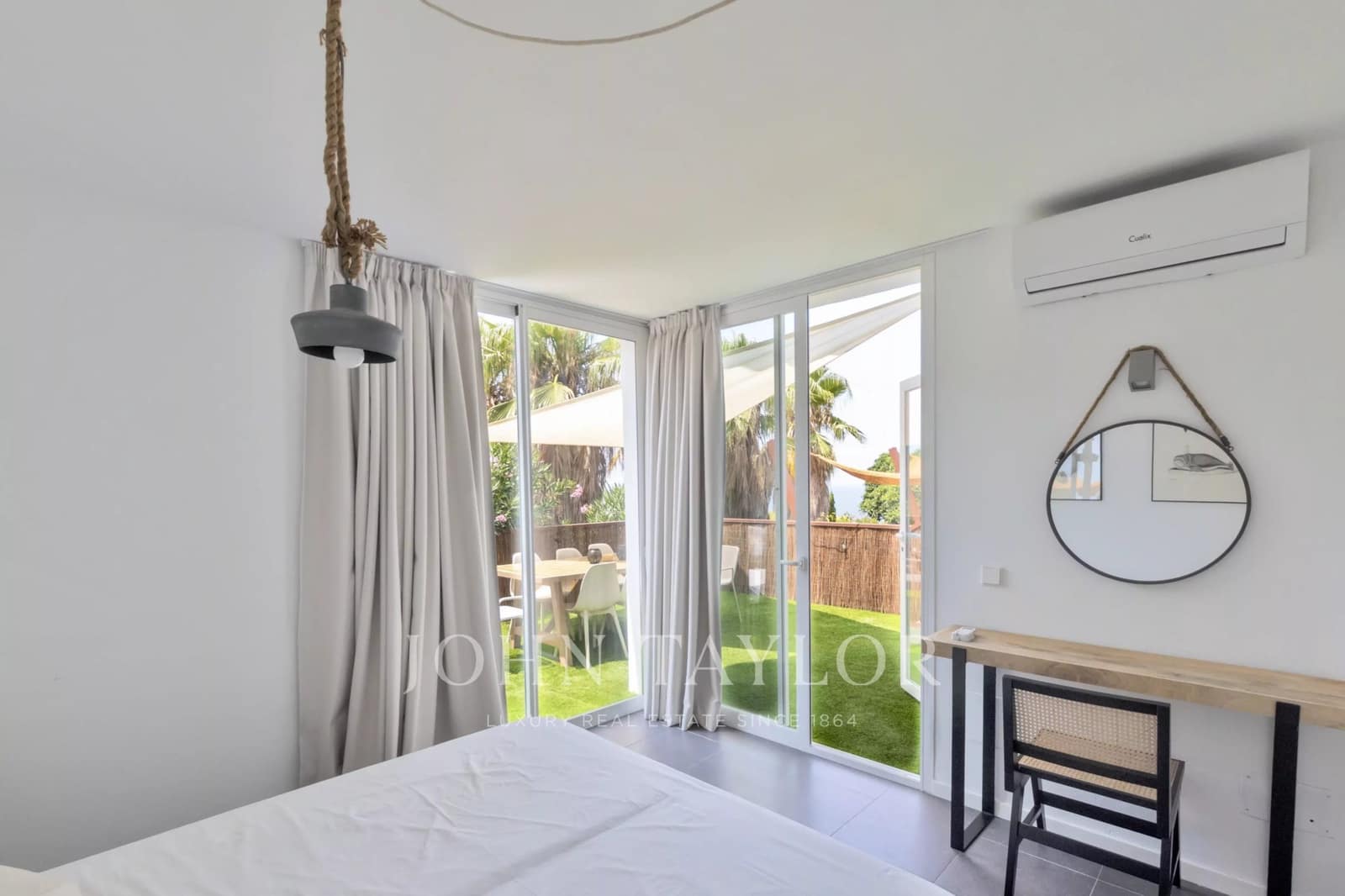 4 bedroom Townhouse for sale in San Jose / Sant Josep de Sa Talaia with pool - € 1,450,000 (Ref: 10014890)