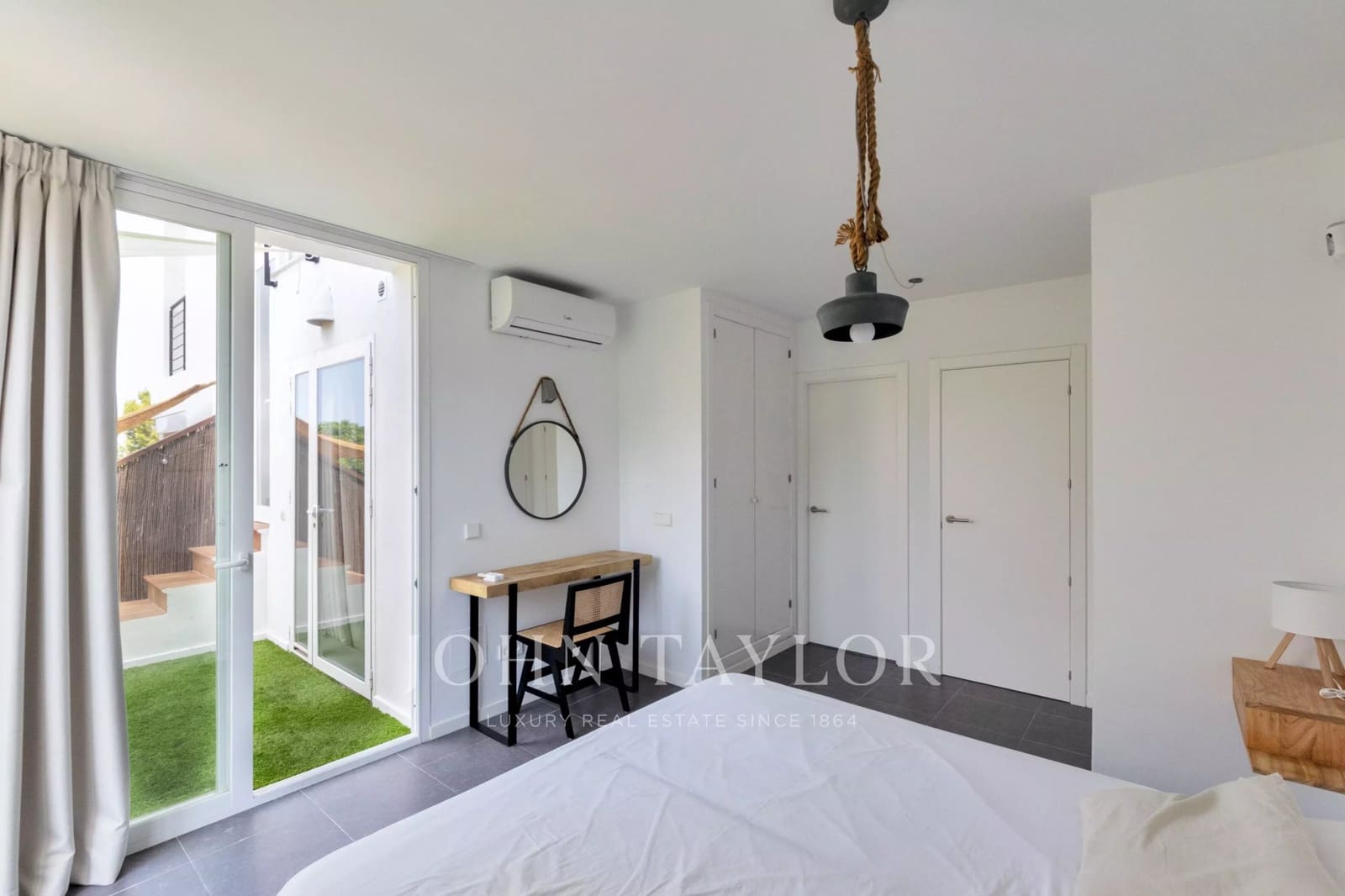 4 bedroom Townhouse for sale in San Jose / Sant Josep de Sa Talaia with pool - € 1,450,000 (Ref: 10014890)