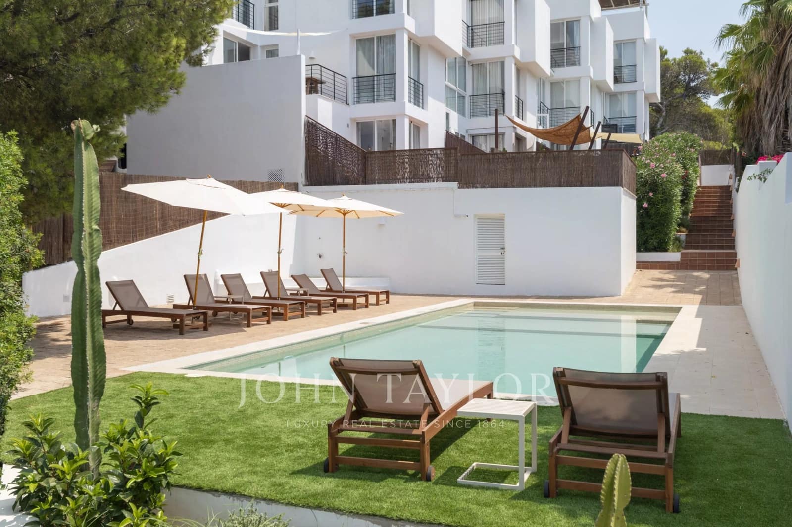 4 bedroom Townhouse for sale in San Jose / Sant Josep de Sa Talaia with pool - € 1,450,000 (Ref: 10014890)