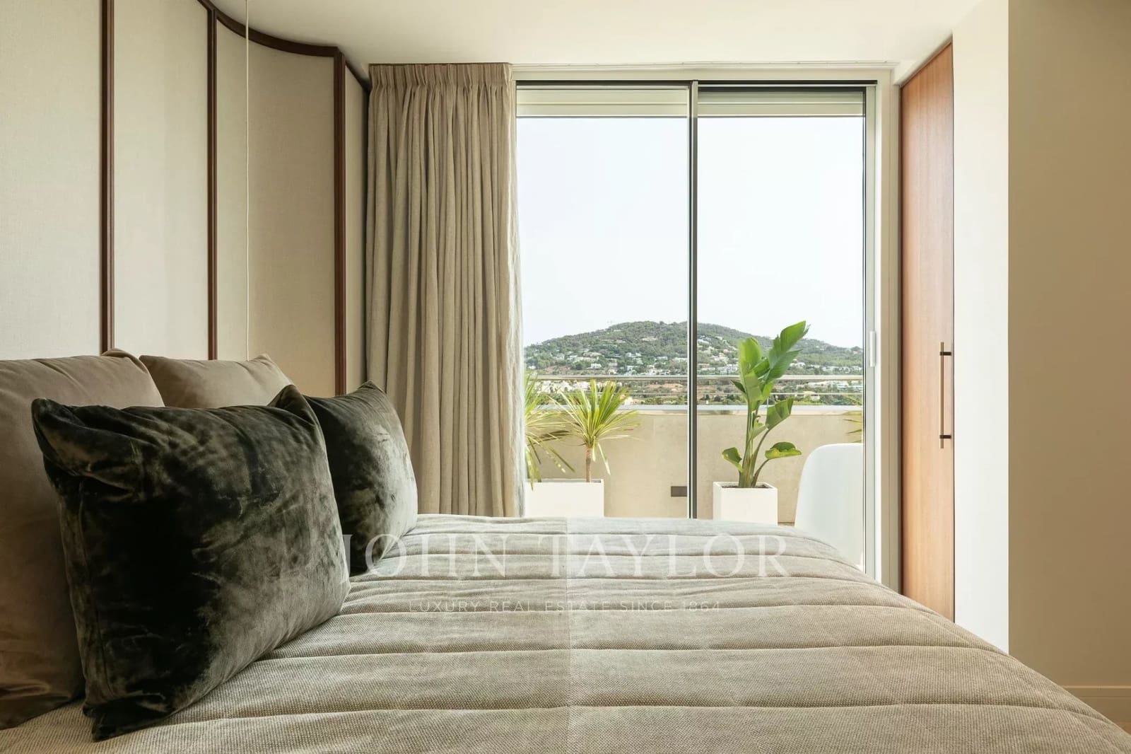 3 sypialnia Penthouse na sprzedaż w Miasto Ibiza / Eivissa z basenem - 2 950 000 € (Ref: 10042247)