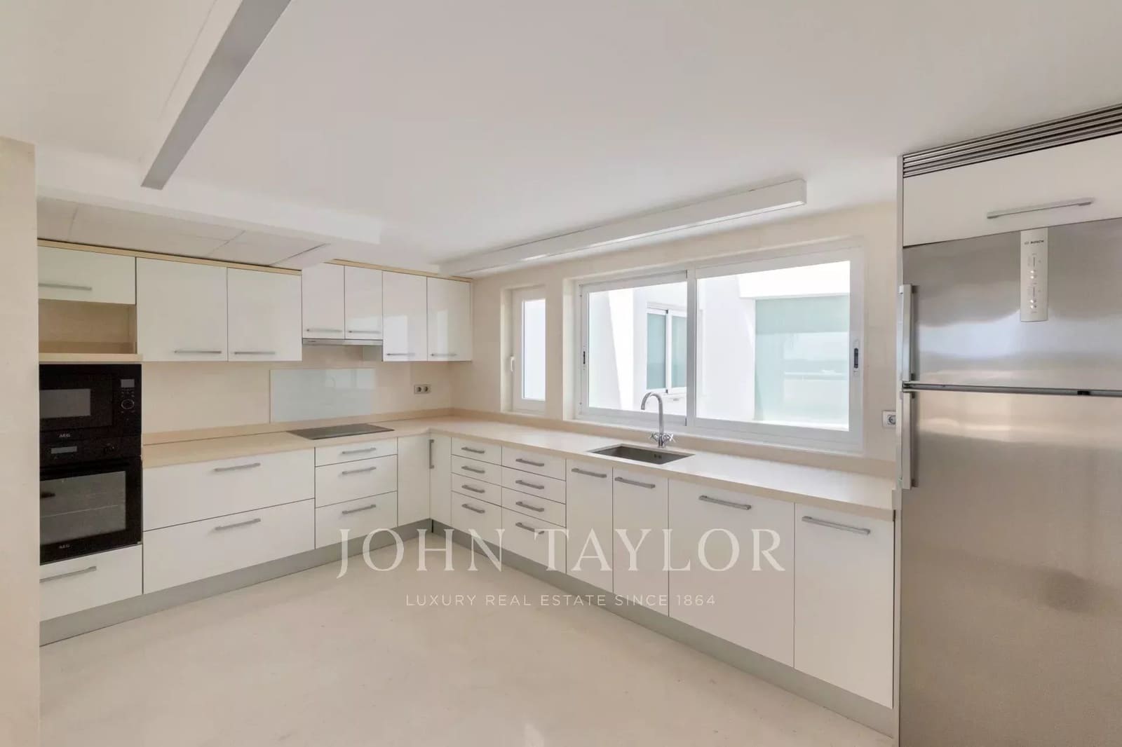 4 bedroom Apartment for sale in Cala Llenya with pool garage - € 2,000,000 (Ref: 9428636)