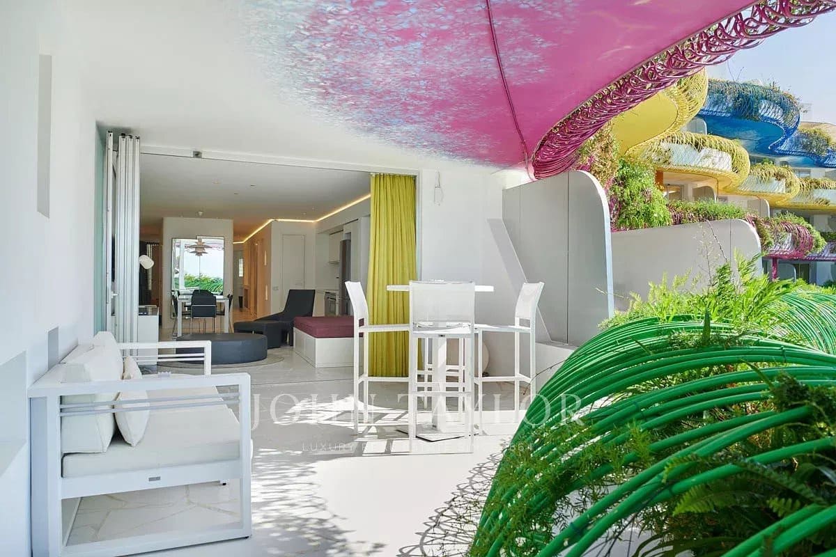 2 bedroom Apartment for sale in Ibiza / Eivissa town with pool - € 1,200,000 (Ref: 9428637)