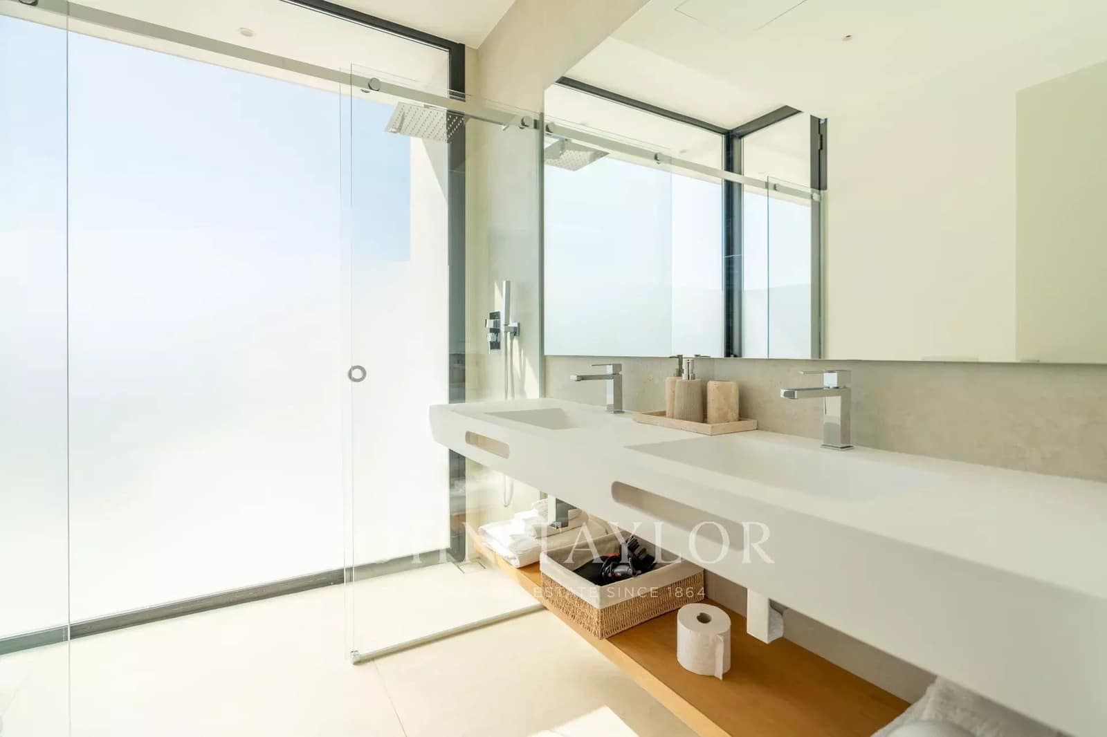 5 bedroom Villa for rent in Cap Martinet with pool - € 17,500 (Ref: 9428639)