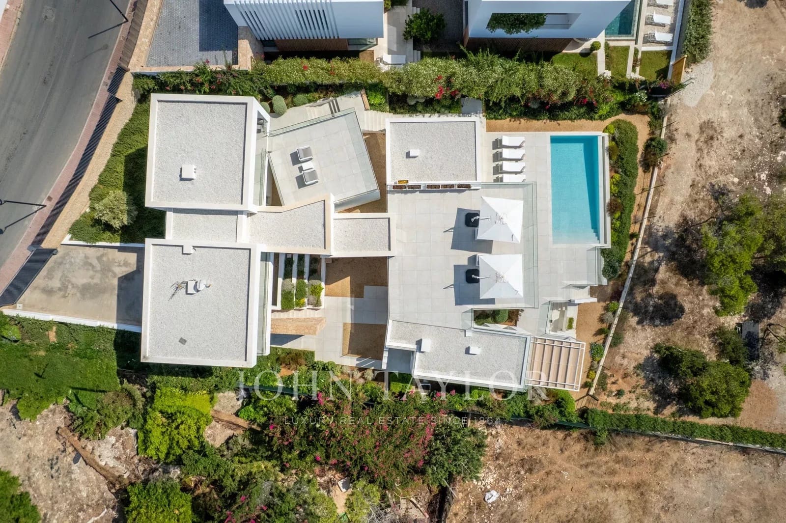 5 bedroom Villa for rent in Cap Martinet with pool - € 17,500 (Ref: 9428639)