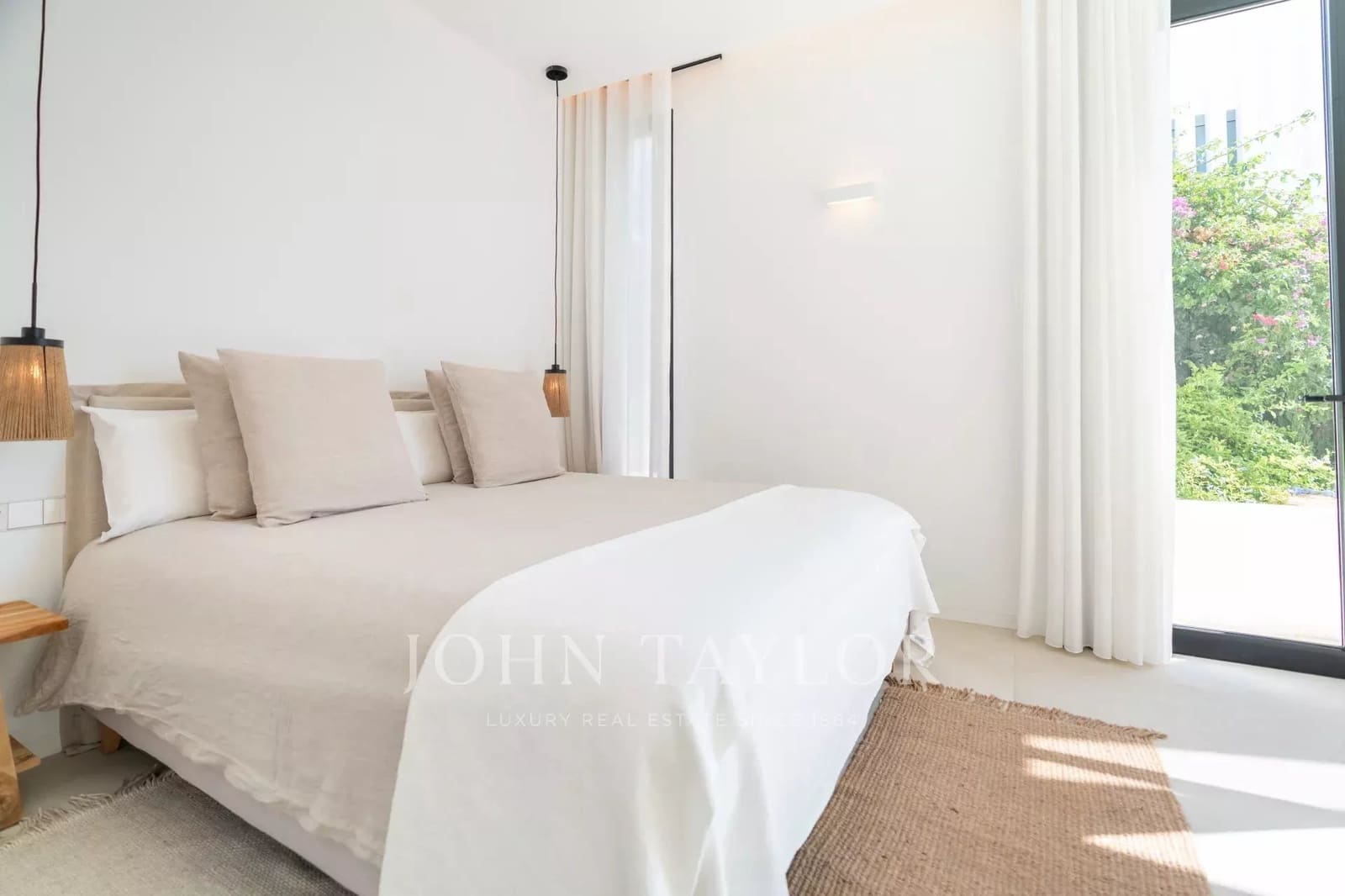 5 bedroom Villa for rent in Cap Martinet with pool - € 17,500 (Ref: 9428639)