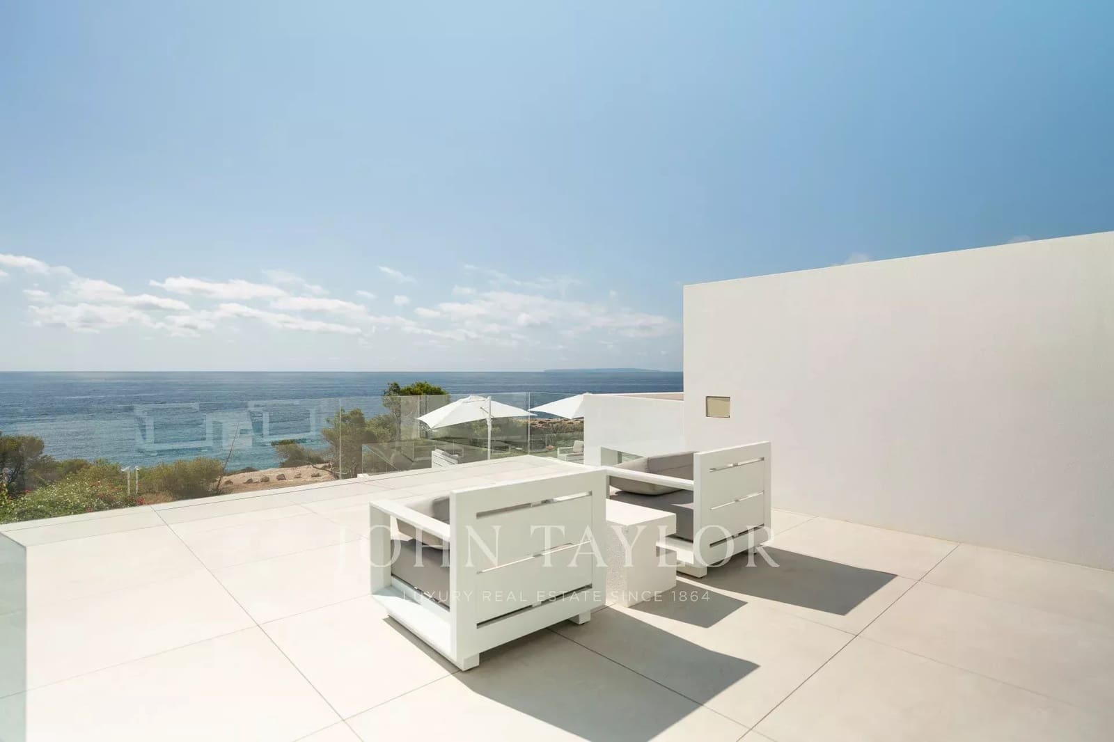 5 bedroom Villa for rent in Cap Martinet with pool - € 17,500 (Ref: 9428639)