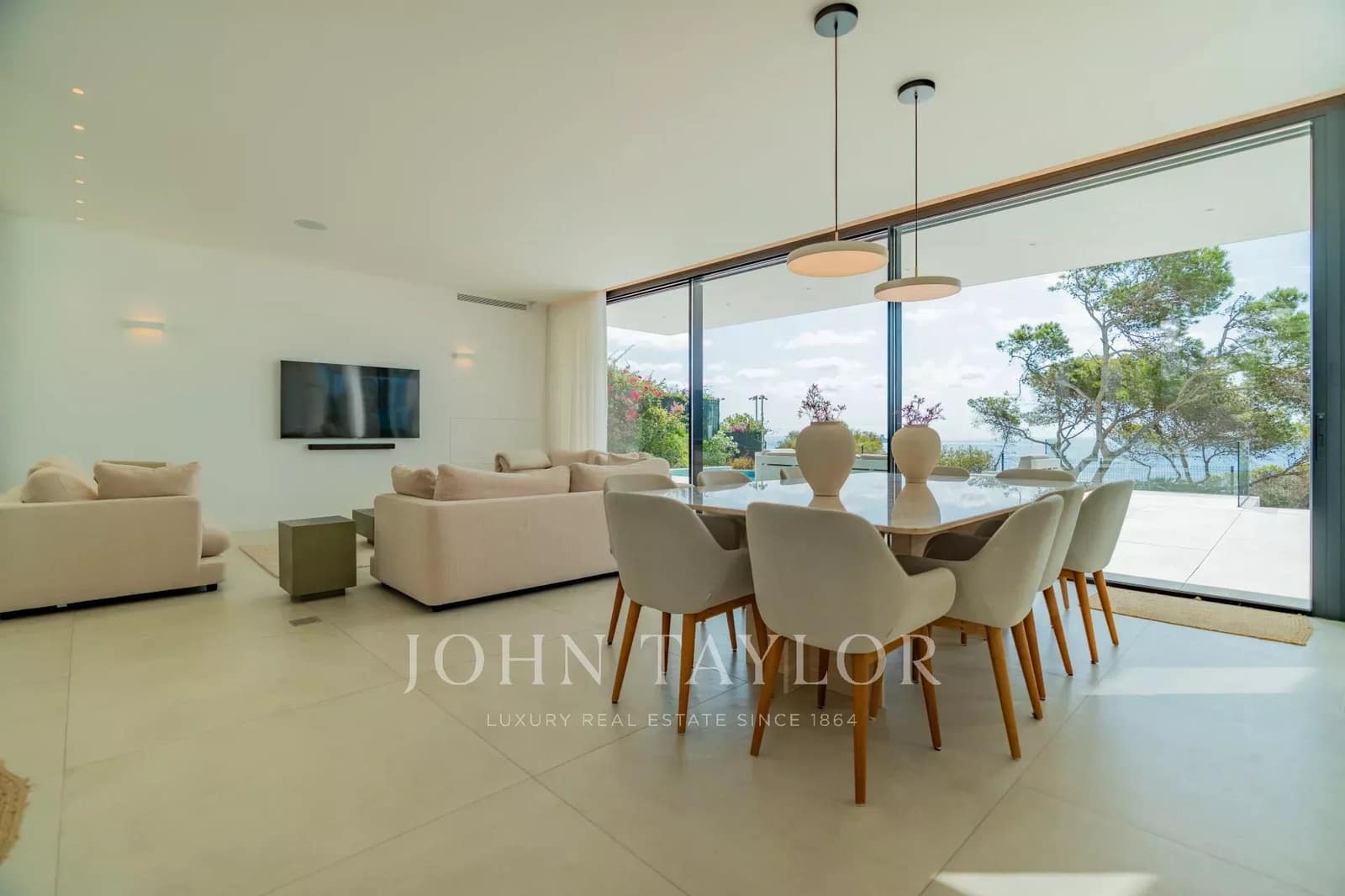 5 bedroom Villa for rent in Cap Martinet with pool - € 17,500 (Ref: 9428639)