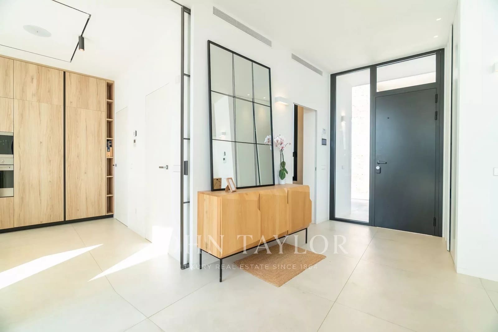 5 bedroom Villa for rent in Cap Martinet with pool - € 17,500 (Ref: 9428639)