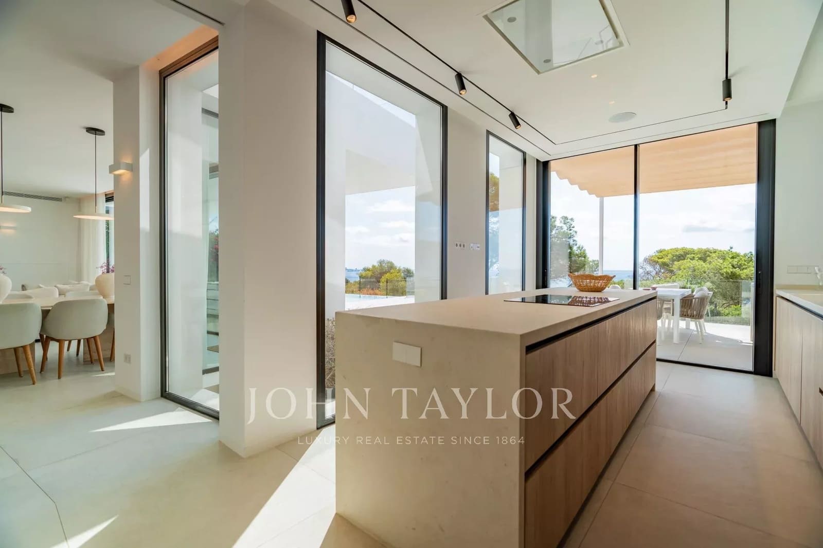 5 bedroom Villa for rent in Cap Martinet with pool - € 17,500 (Ref: 9428639)