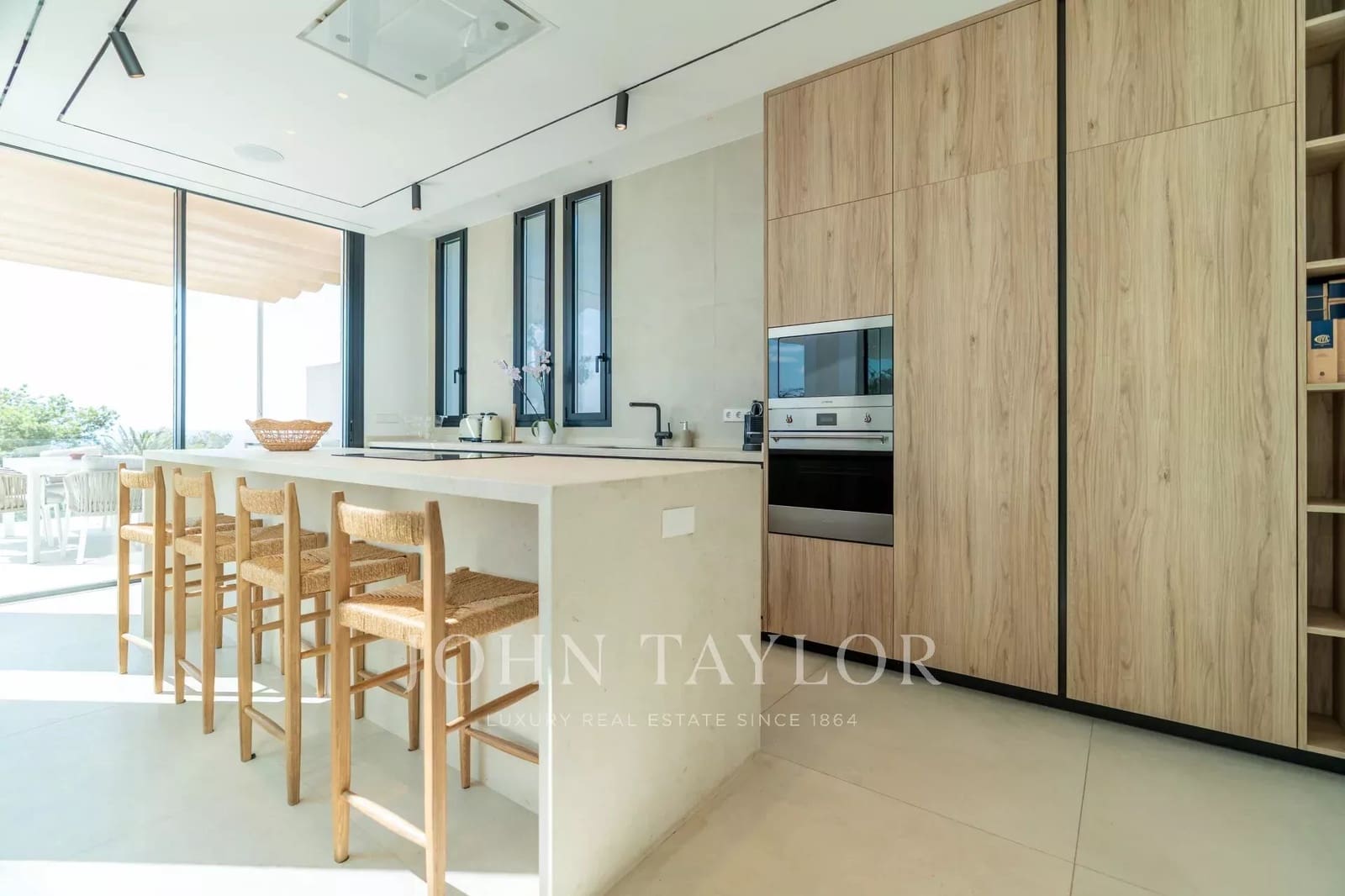 5 bedroom Villa for rent in Cap Martinet with pool - € 17,500 (Ref: 9428639)