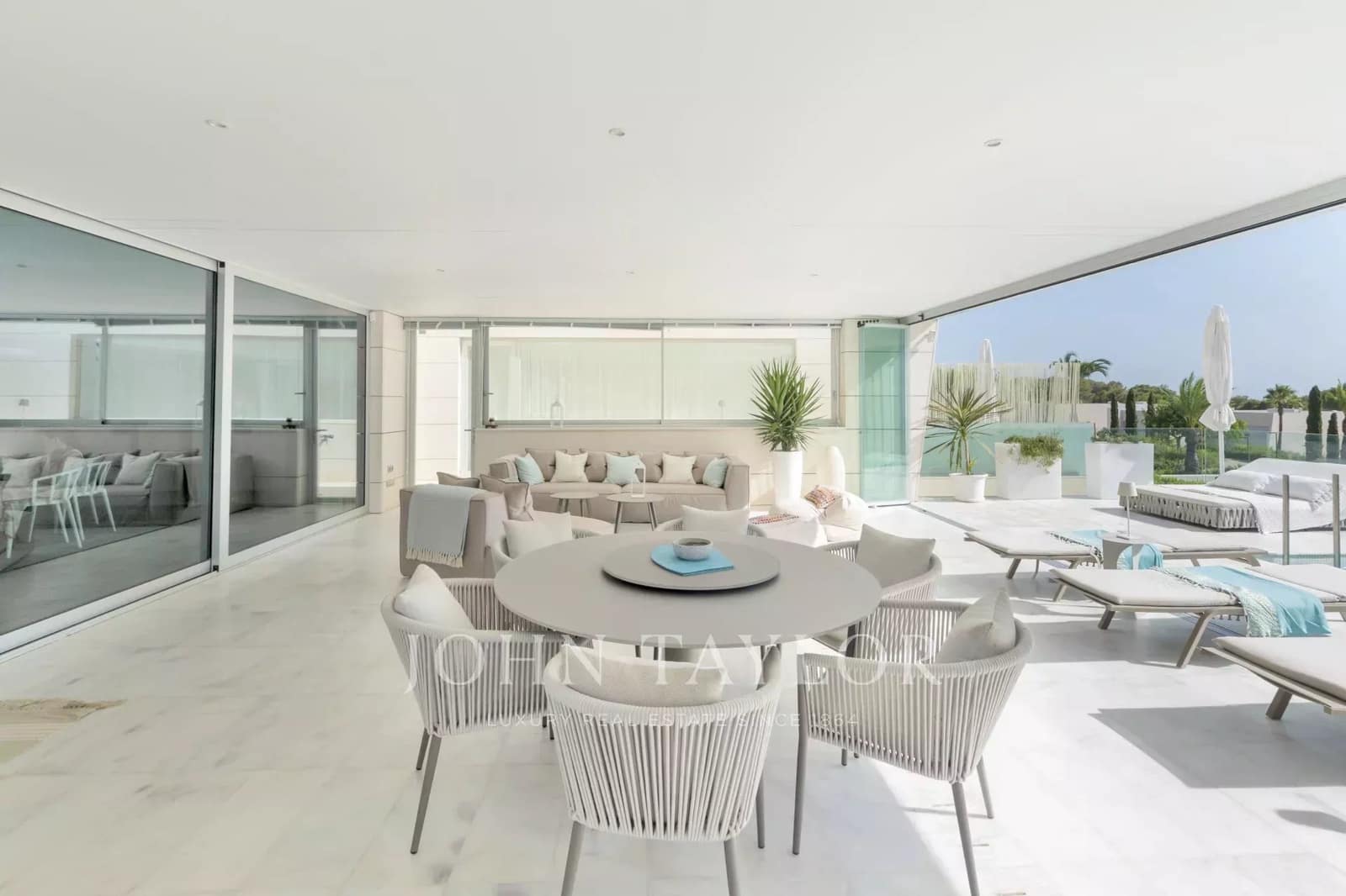 5 bedroom Apartment for sale in Ibiza / Eivissa town with pool - € 4,750,000 (Ref: 9428640)
