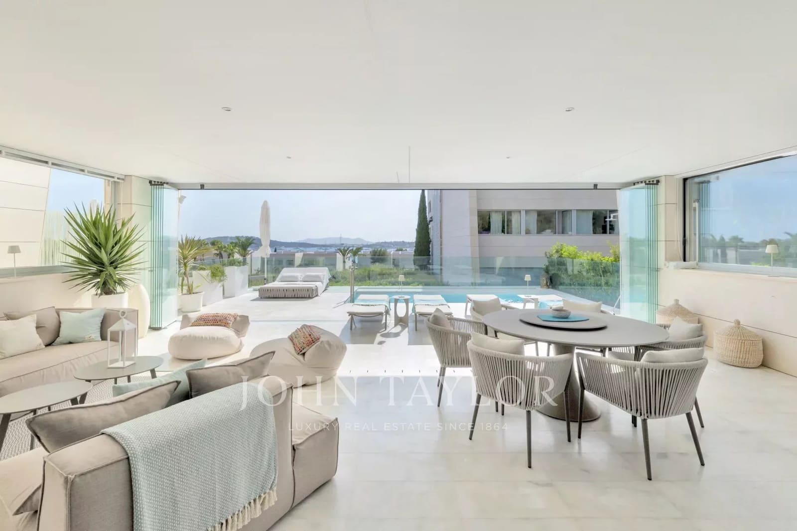 5 bedroom Apartment for sale in Ibiza / Eivissa town with pool - € 4,750,000 (Ref: 9428640)