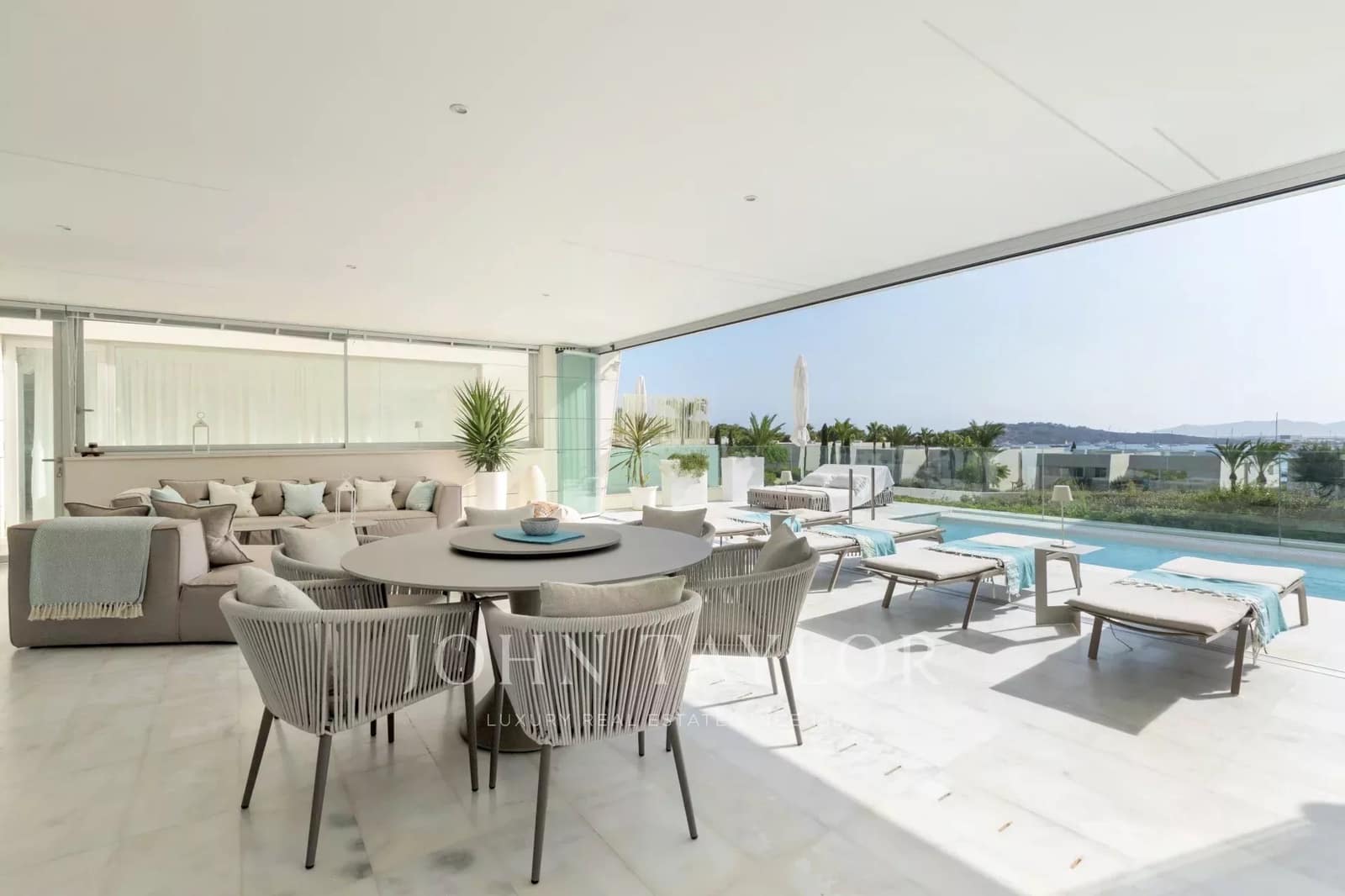 5 bedroom Apartment for sale in Ibiza / Eivissa town with pool - € 4,750,000 (Ref: 9428640)