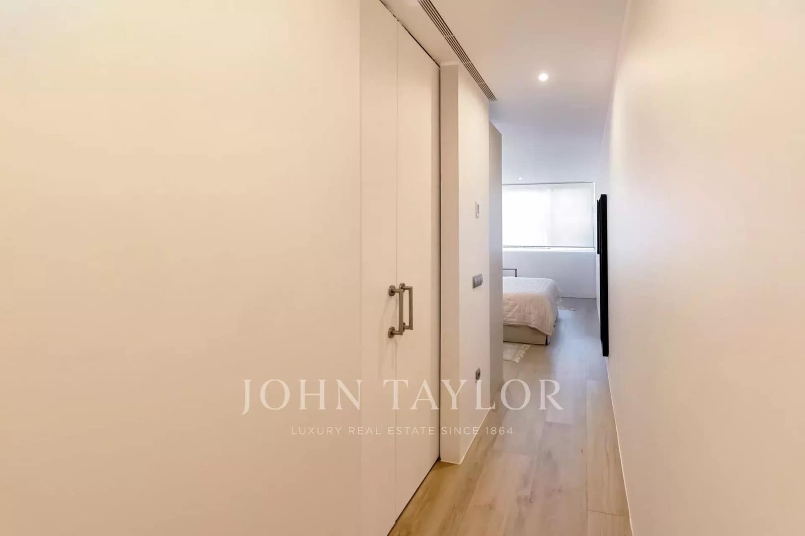 5 bedroom Apartment for sale in Ibiza / Eivissa town with pool - € 4,750,000 (Ref: 9428640)