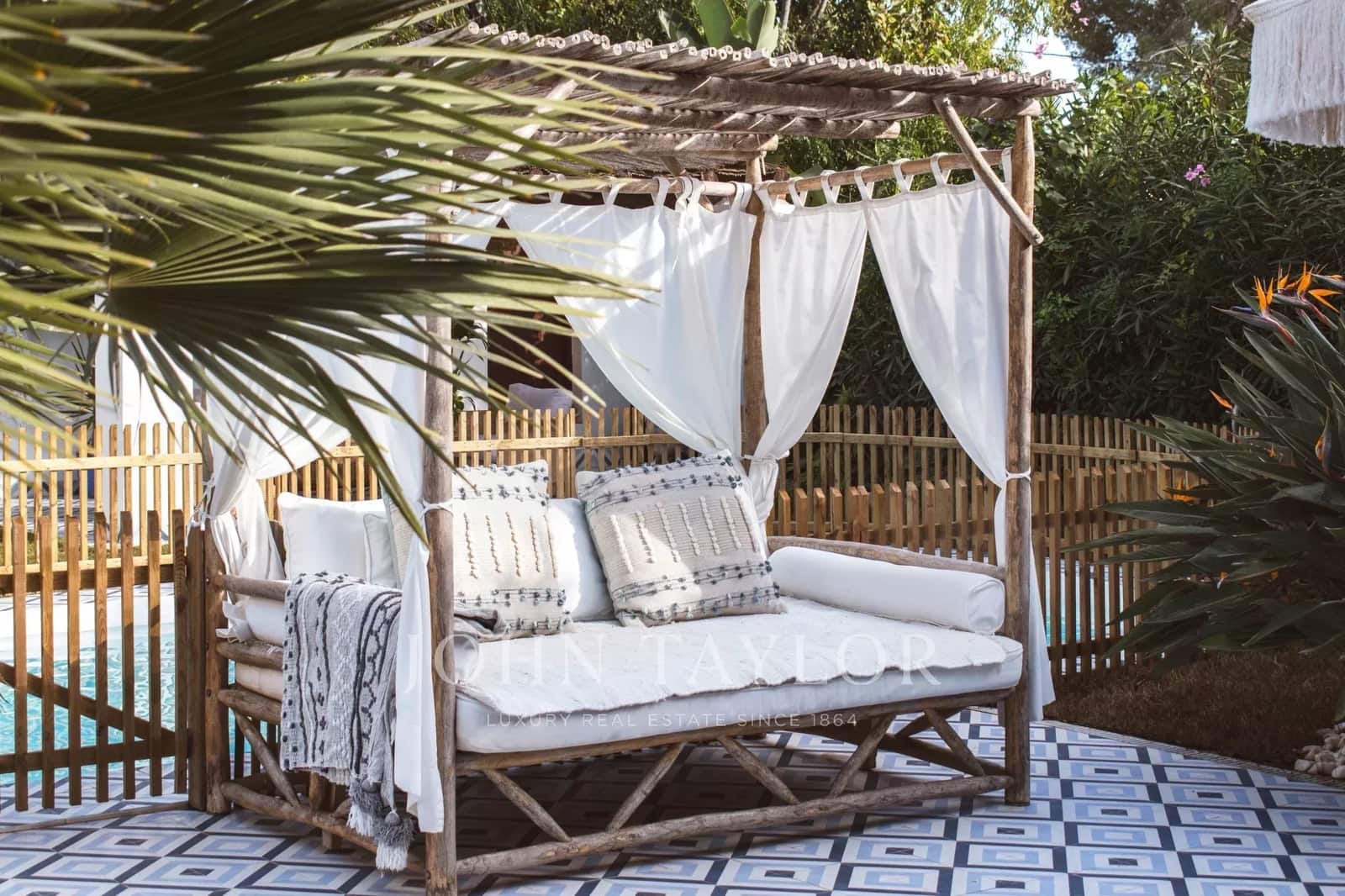 3 Zimmer Apartment zu verkaufen in Cala Llonga mit Pool - 2.350.000 € (Ref: 9428648)