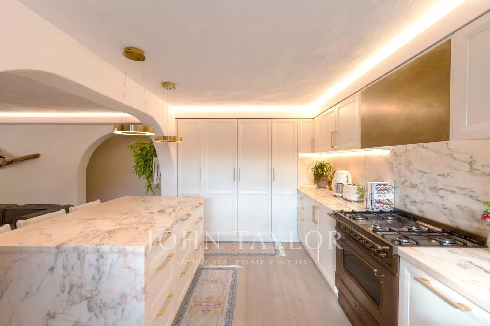 3 Zimmer Apartment zu verkaufen in Cala Llonga mit Pool - 2.350.000 € (Ref: 9428648)