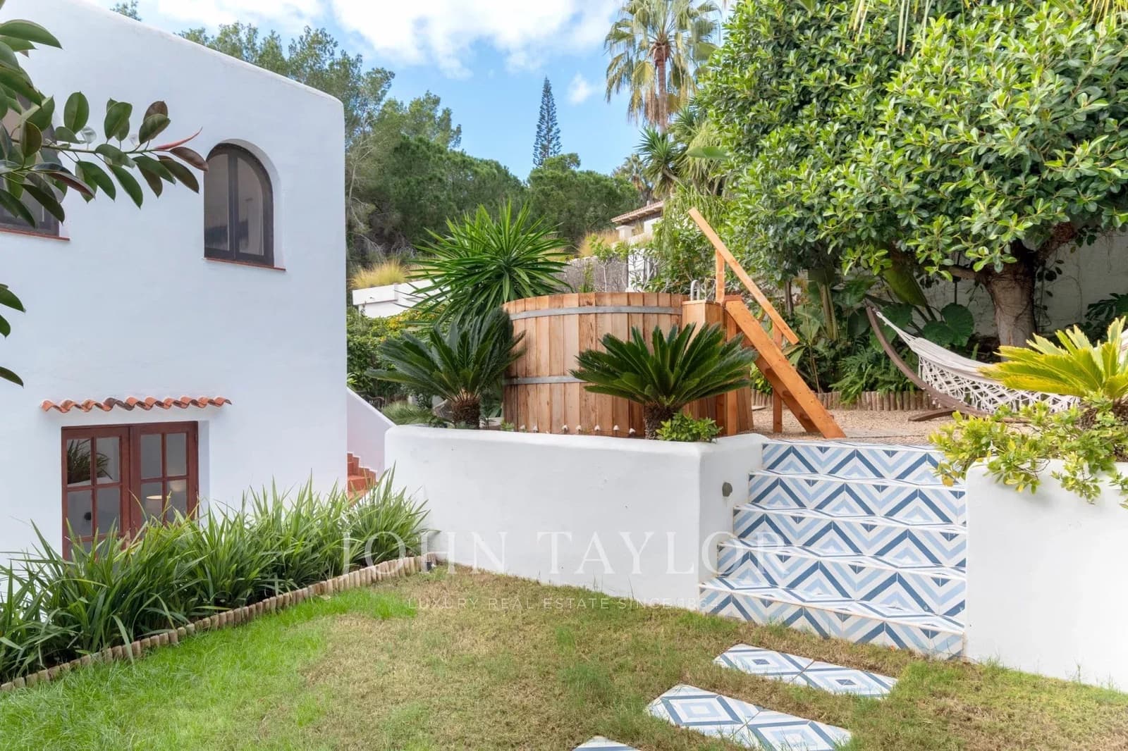 3 Zimmer Apartment zu verkaufen in Cala Llonga mit Pool - 2.350.000 € (Ref: 9428648)