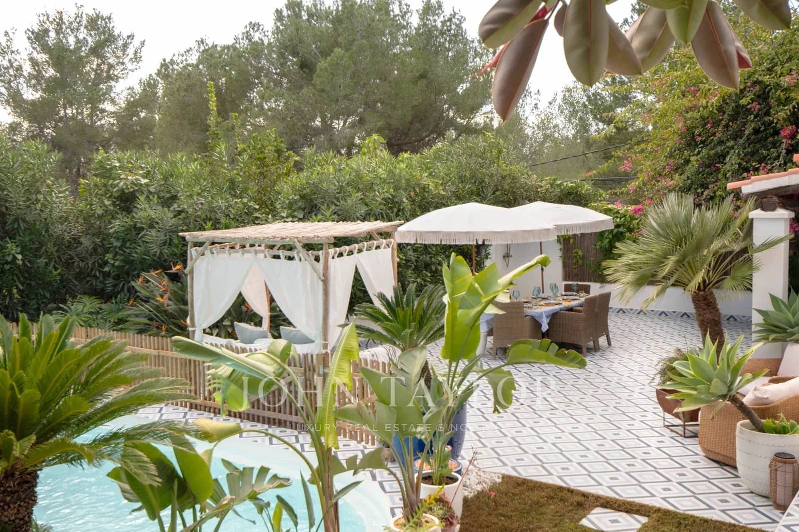 3 Zimmer Apartment zu verkaufen in Cala Llonga mit Pool - 2.350.000 € (Ref: 9428648)