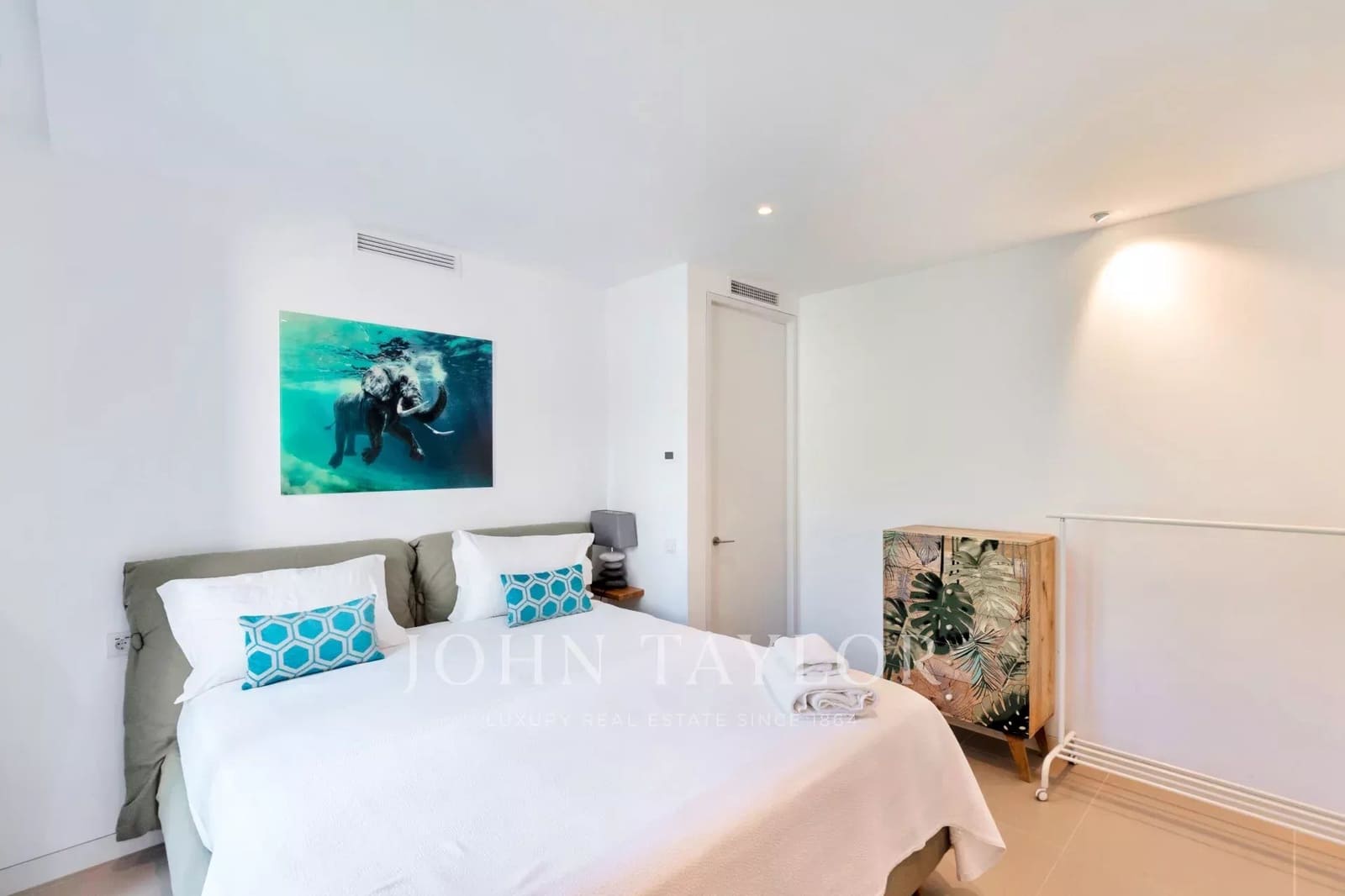 3 soverom Leilighet til salgs i Talamanca med svømmebasseng - € 3 100 000 (Ref: 9428649)