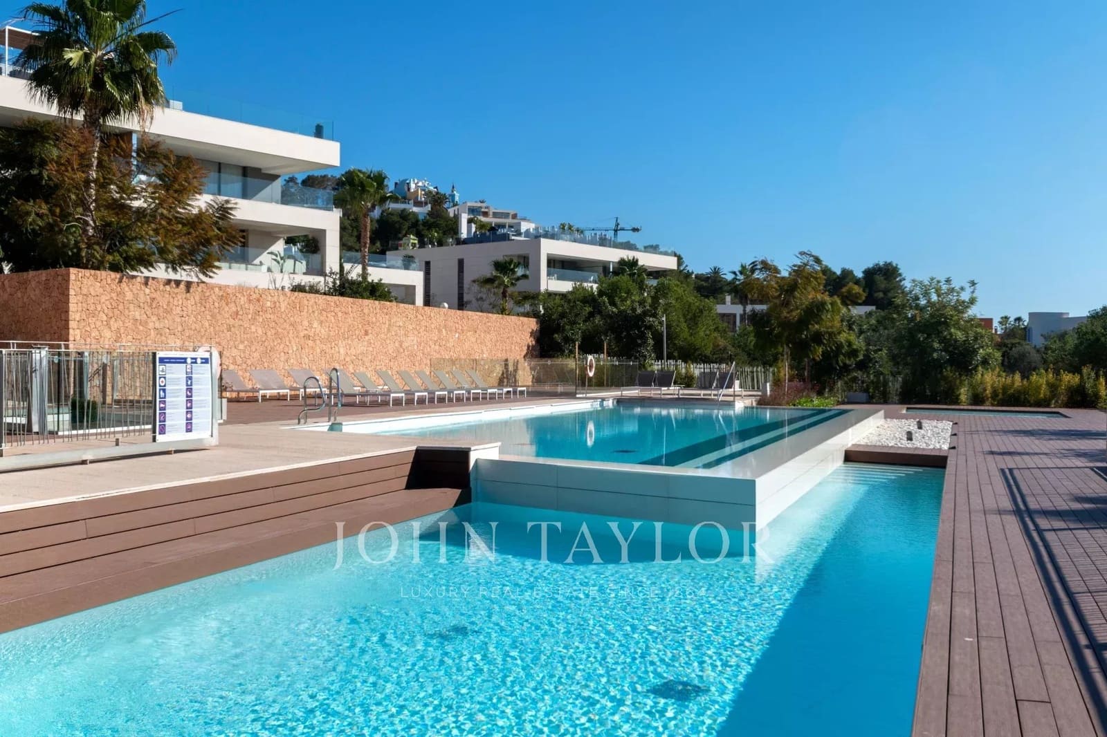 3 soverom Leilighet til salgs i Talamanca med svømmebasseng - € 3 100 000 (Ref: 9428649)