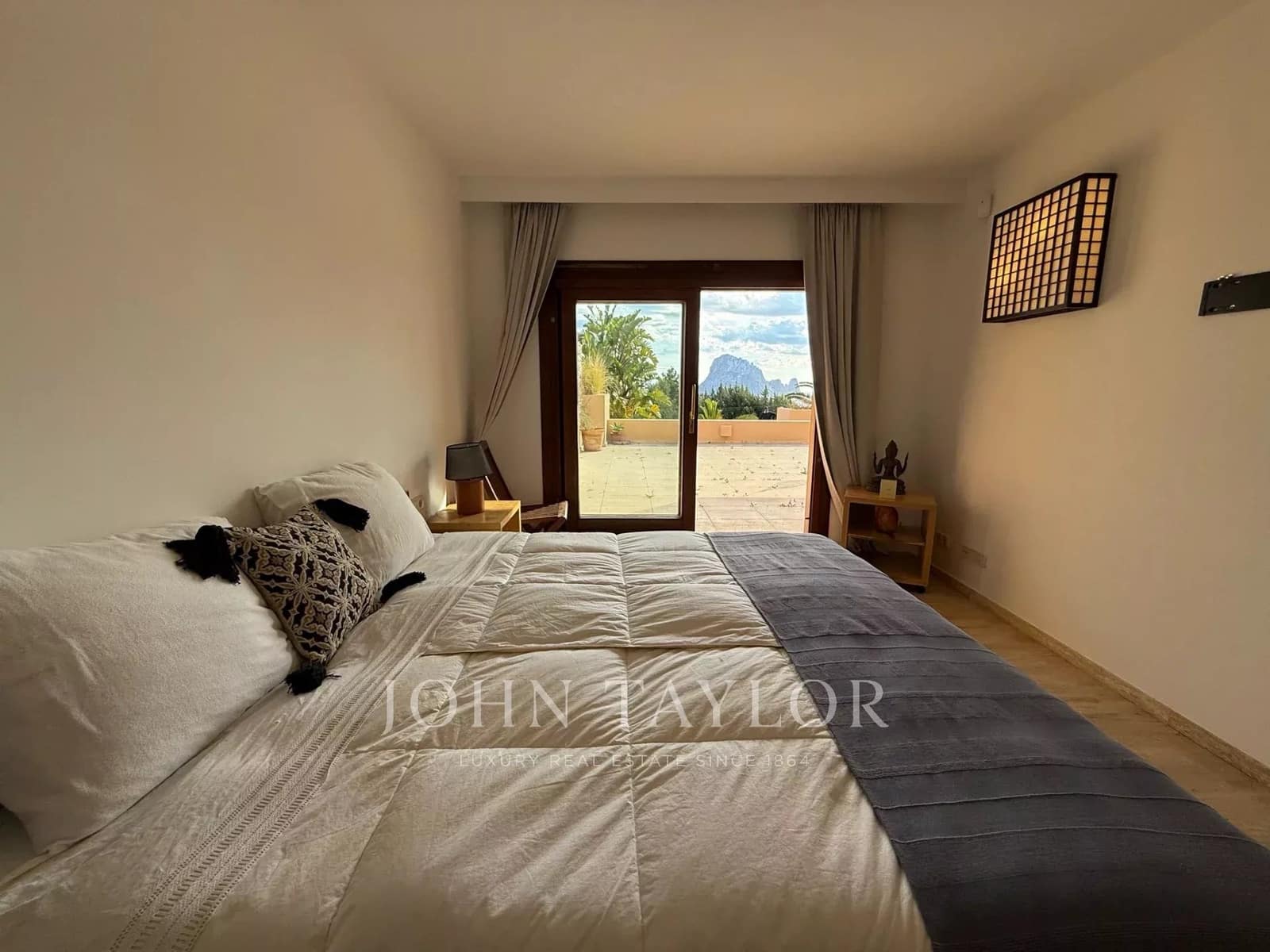 Apartamento de 3 habitaciones en San Jose / Sant Josep de Sa Talaia en alquiler con piscina - 7.500 € (Ref: 9428650)