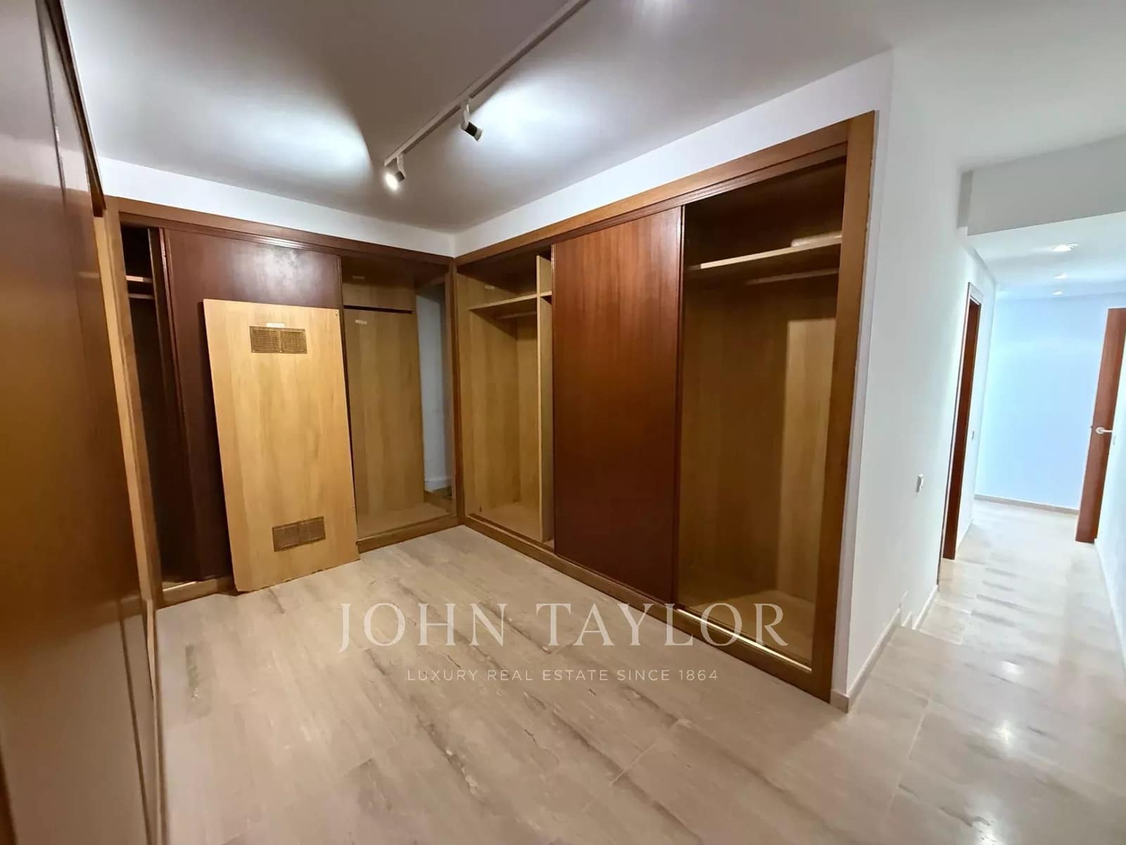 Apartamento de 3 habitaciones en San Jose / Sant Josep de Sa Talaia en alquiler con piscina - 7.500 € (Ref: 9428650)