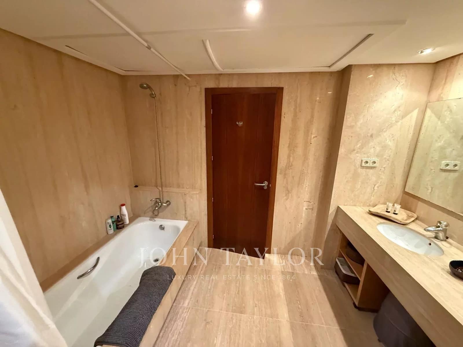 Apartamento de 3 habitaciones en San Jose / Sant Josep de Sa Talaia en alquiler con piscina - 7.500 € (Ref: 9428650)