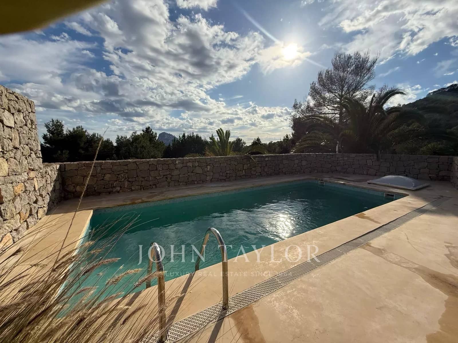 Apartamento de 3 habitaciones en San Jose / Sant Josep de Sa Talaia en alquiler con piscina - 7.500 € (Ref: 9428650)