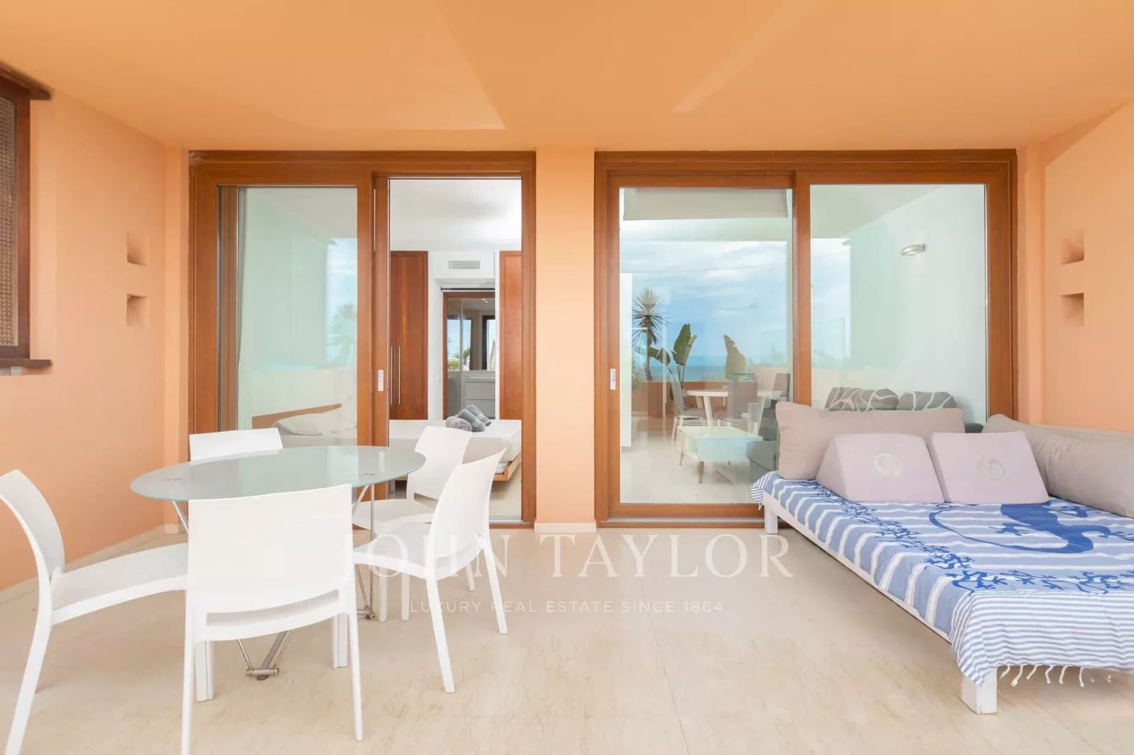 2 sypialnia Apartament na sprzedaż w Playa d'en Bossa z basenem - 790 000 € (Ref: 9428651)