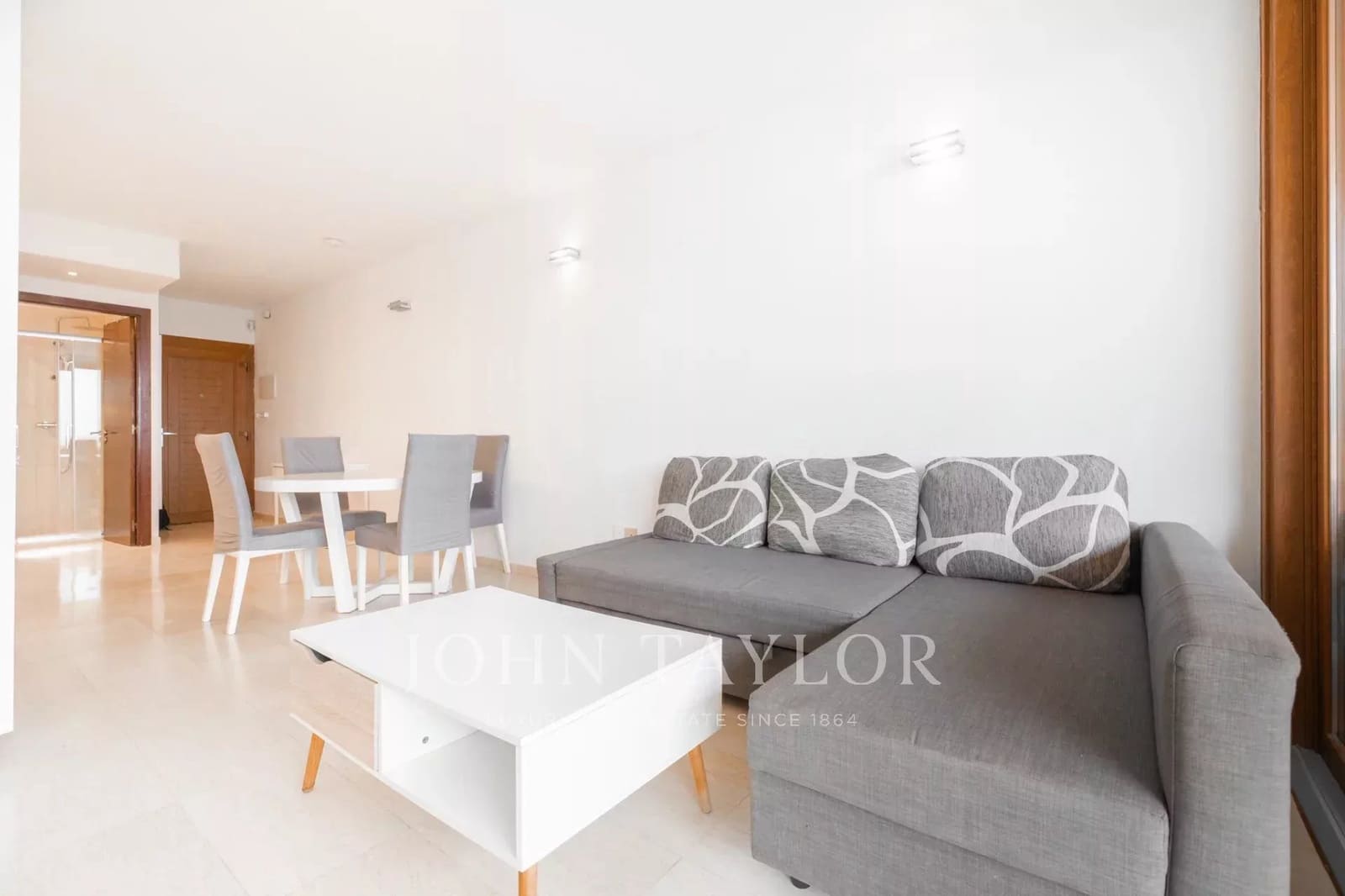 2 sypialnia Apartament na sprzedaż w Playa d'en Bossa z basenem - 790 000 € (Ref: 9428651)