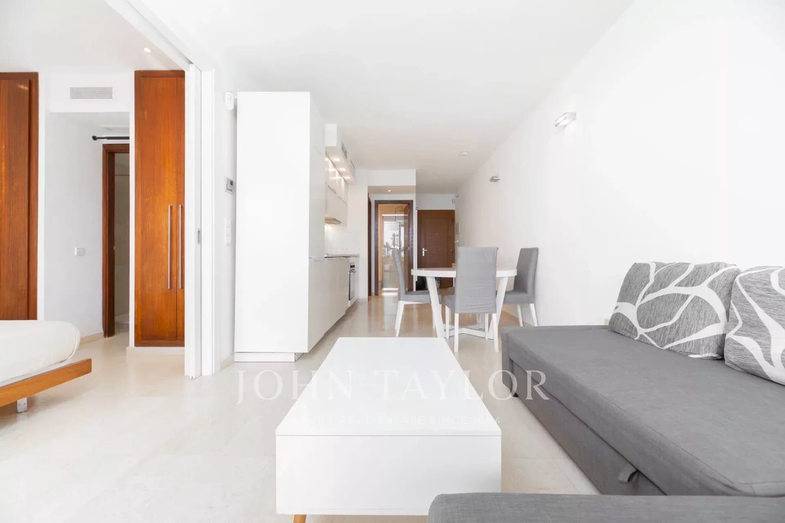 2 sypialnia Apartament na sprzedaż w Playa d'en Bossa z basenem - 790 000 € (Ref: 9428651)