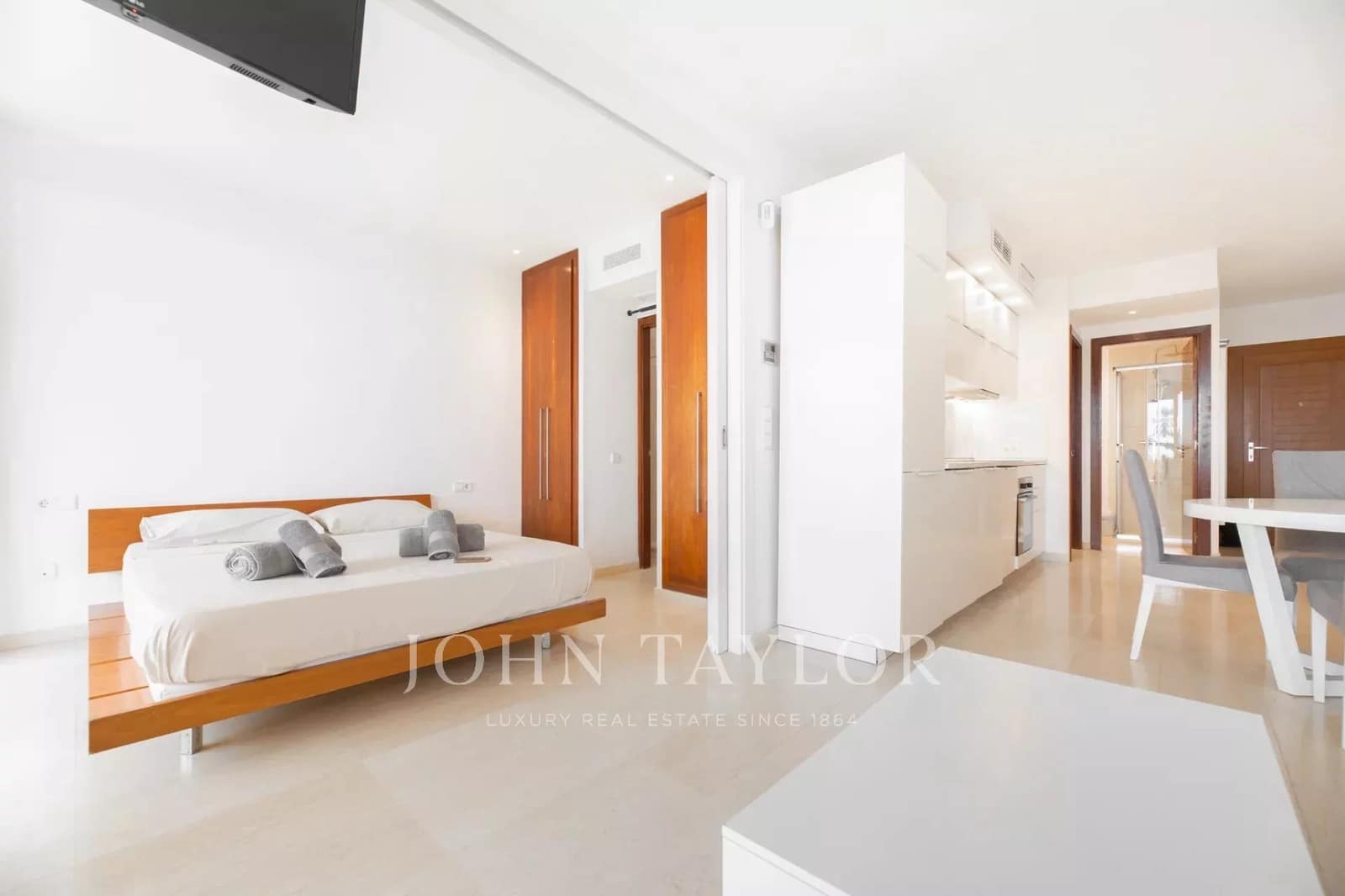 2 sypialnia Apartament na sprzedaż w Playa d'en Bossa z basenem - 790 000 € (Ref: 9428651)