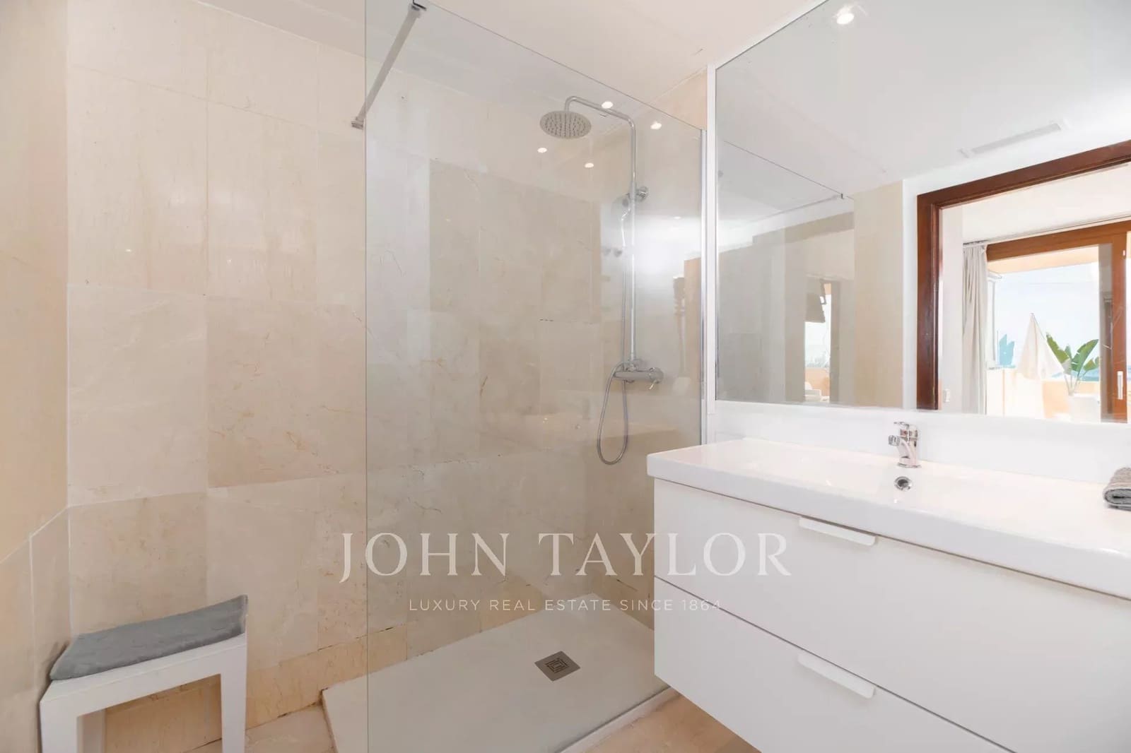 2 sypialnia Apartament na sprzedaż w Playa d'en Bossa z basenem - 790 000 € (Ref: 9428651)