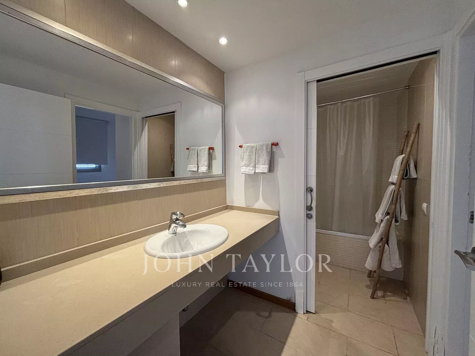 3 bedroom Townhouse for sale in Illa Plana - € 1,100,000 (Ref: 9428654)