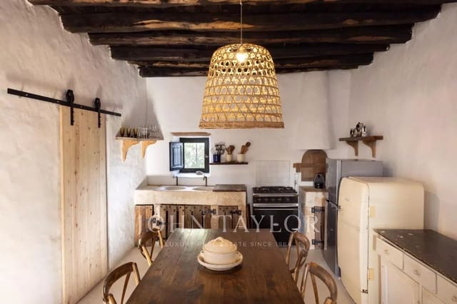 2 bedroom Apartment for sale in Cap De Barbaria, Formentera municipality with pool - € 3,585,000 (Ref: 9428657)