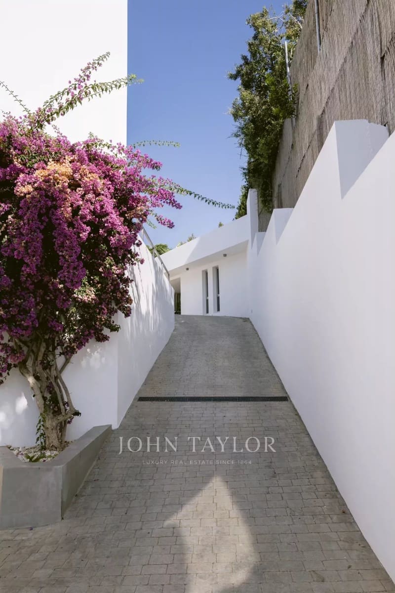 6 bedroom Villa for sale in San Jose / Sant Josep de Sa Talaia with pool - € 7,900,000 (Ref: 9428659)