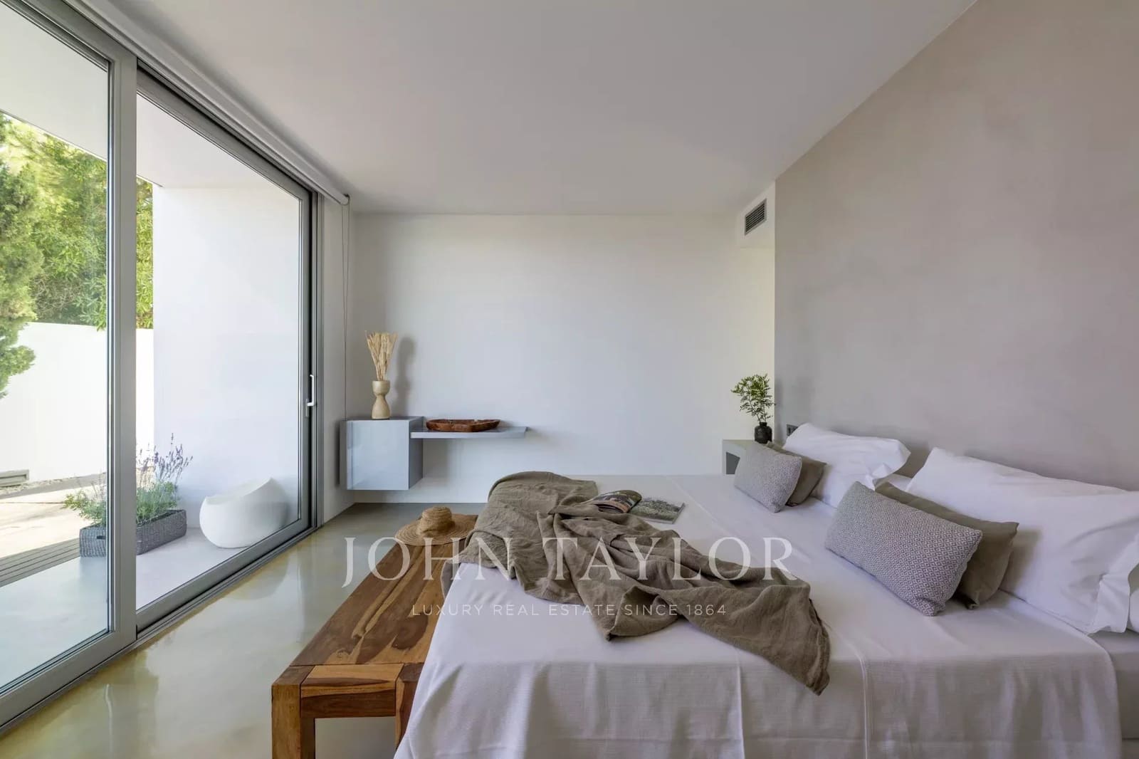 6 bedroom Villa for sale in San Jose / Sant Josep de Sa Talaia with pool - € 7,900,000 (Ref: 9428659)