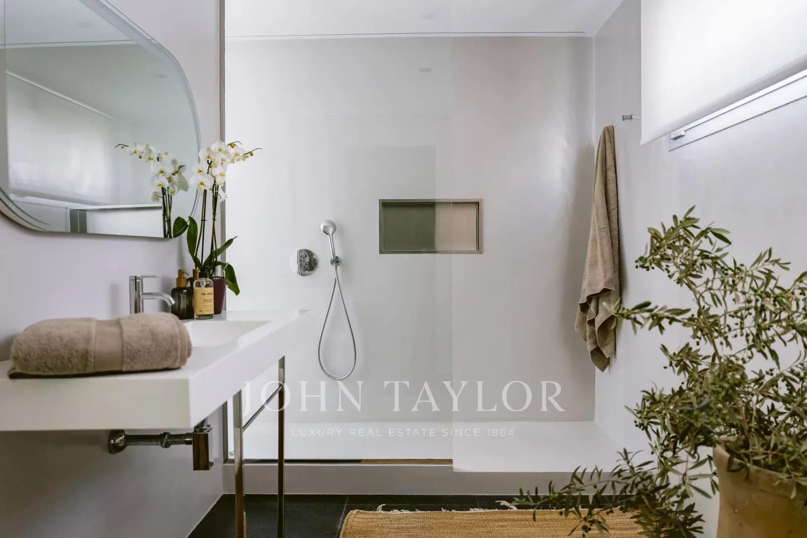 6 bedroom Villa for sale in San Jose / Sant Josep de Sa Talaia with pool - € 7,900,000 (Ref: 9428659)