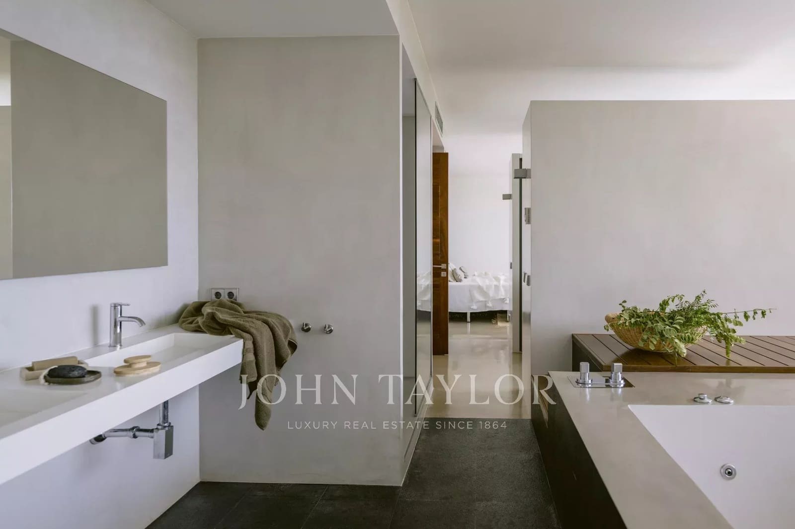 6 bedroom Villa for sale in San Jose / Sant Josep de Sa Talaia with pool - € 7,900,000 (Ref: 9428659)