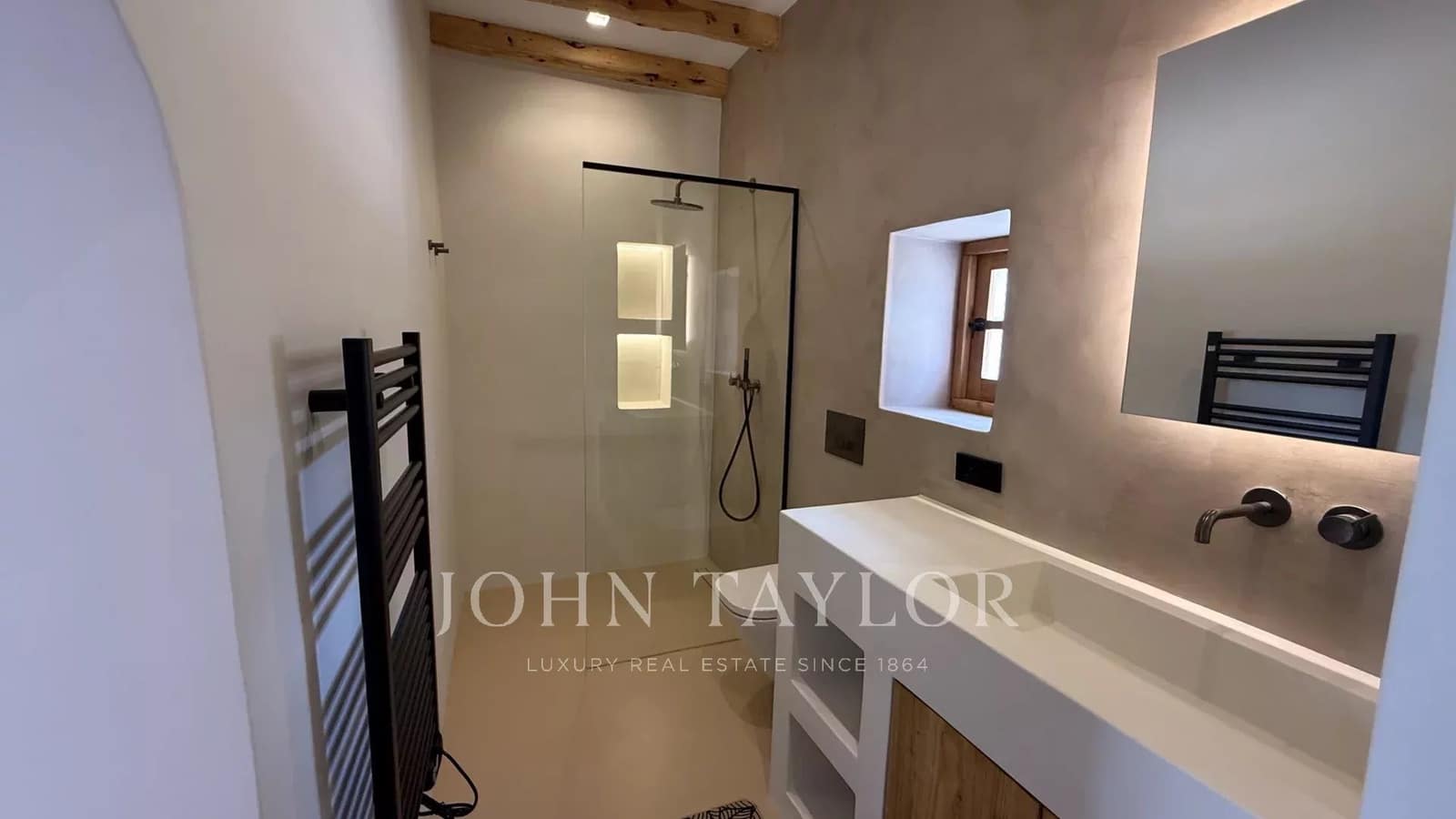 6 bedroom Apartment for rent in Cala Llonga with pool - € 10,000 (Ref: 9428660)