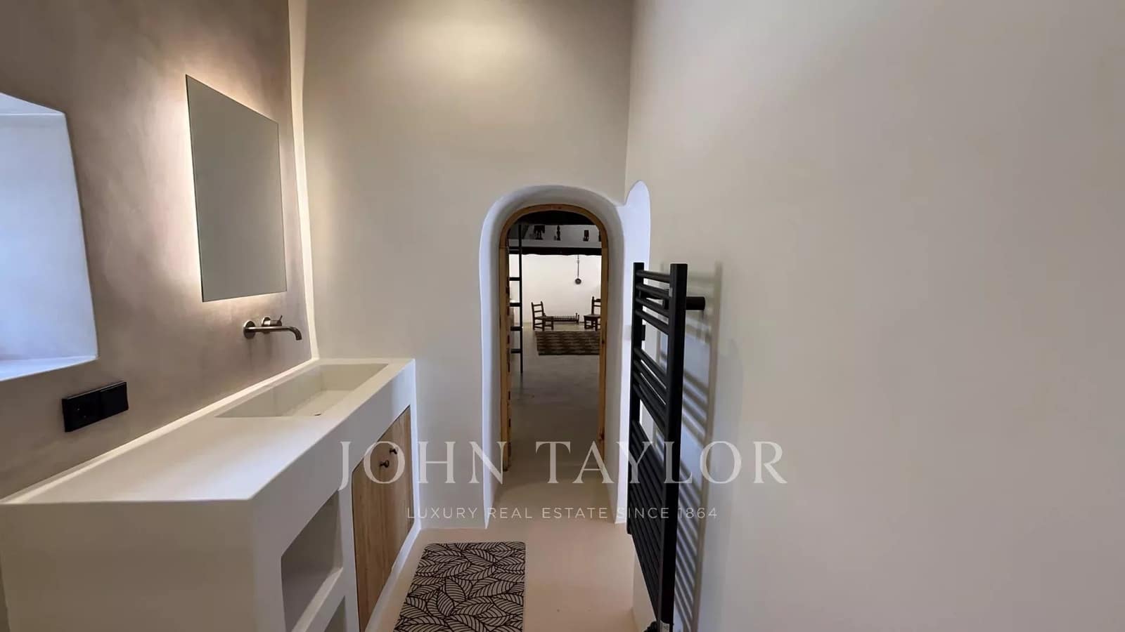 6 bedroom Apartment for rent in Cala Llonga with pool - € 10,000 (Ref: 9428660)