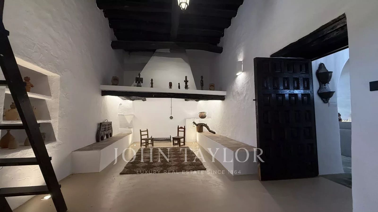 6 bedroom Apartment for rent in Cala Llonga with pool - € 10,000 (Ref: 9428660)