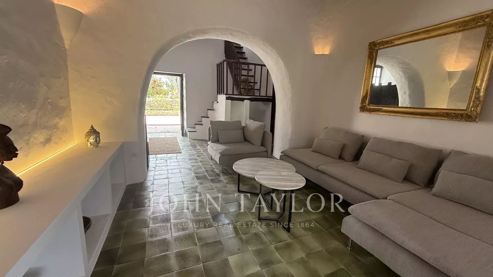 6 bedroom Apartment for rent in Cala Llonga with pool - € 10,000 (Ref: 9428660)