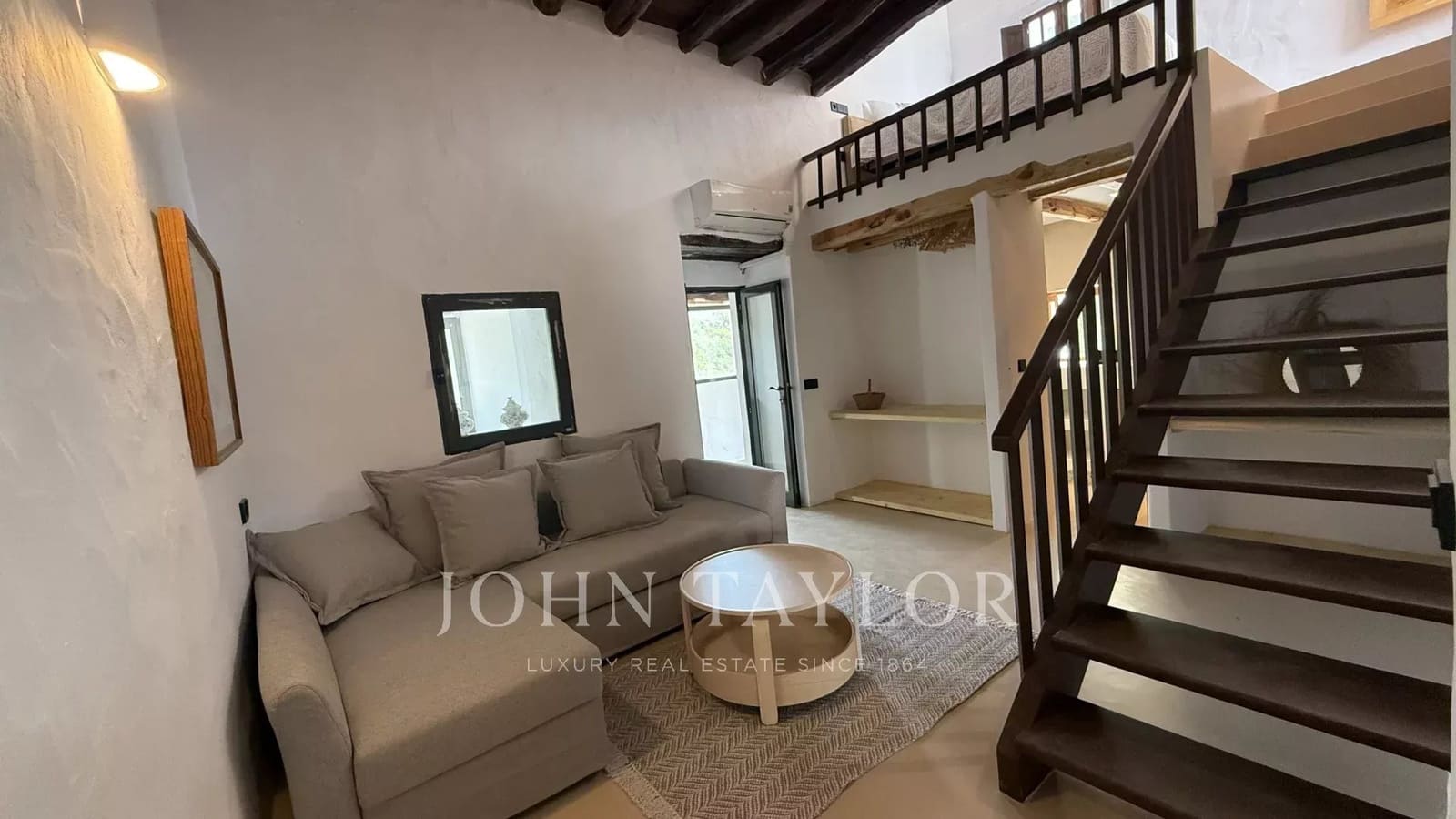 6 bedroom Apartment for rent in Cala Llonga with pool - € 10,000 (Ref: 9428660)