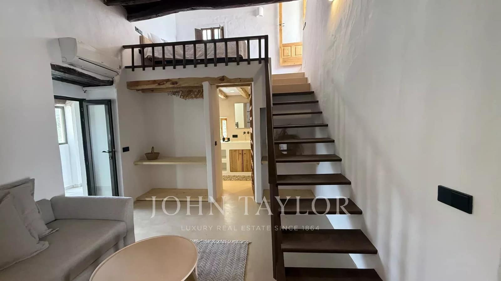 6 bedroom Apartment for rent in Cala Llonga with pool - € 10,000 (Ref: 9428660)