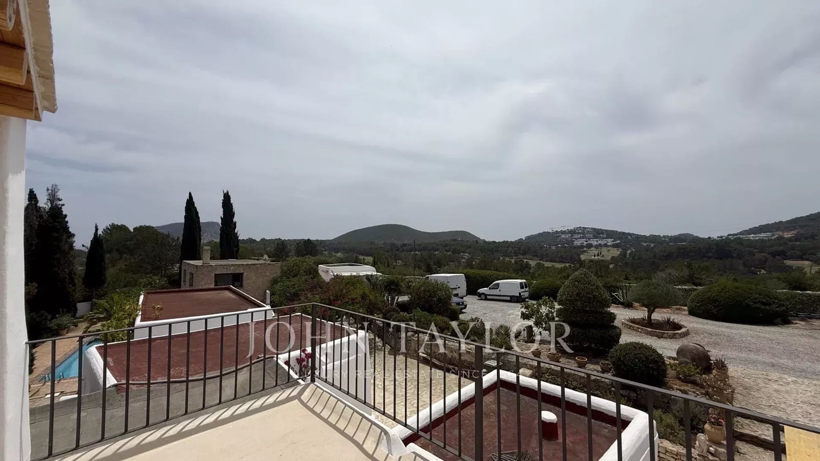 6 bedroom Apartment for rent in Cala Llonga with pool - € 10,000 (Ref: 9428660)