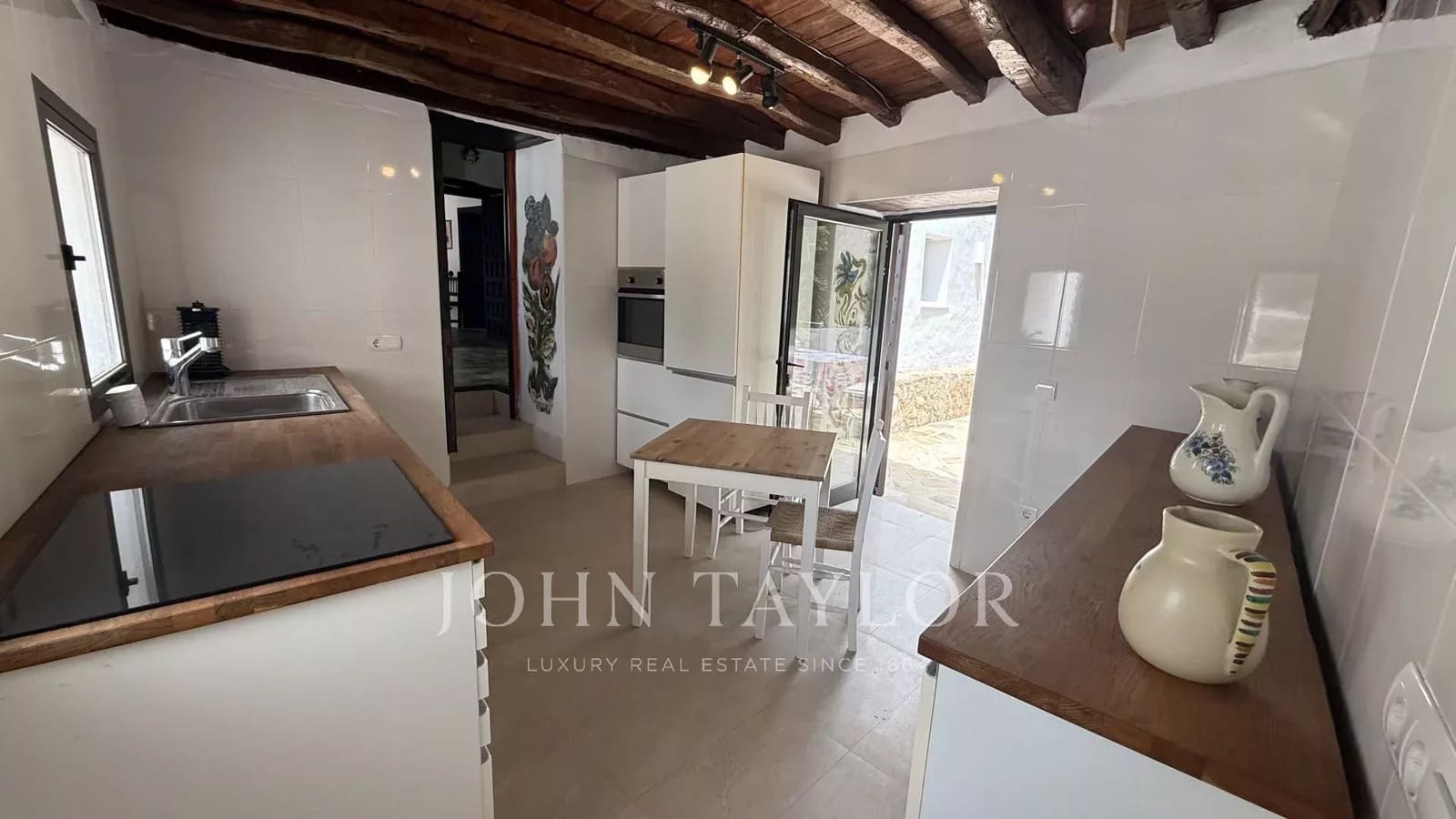 6 bedroom Apartment for rent in Cala Llonga with pool - € 10,000 (Ref: 9428660)