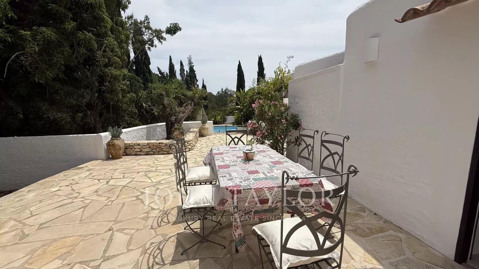 6 bedroom Apartment for rent in Cala Llonga with pool - € 10,000 (Ref: 9428660)