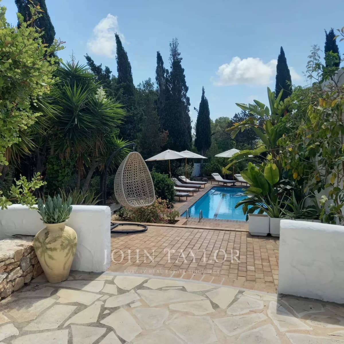 6 bedroom Apartment for rent in Cala Llonga with pool - € 10,000 (Ref: 9428660)