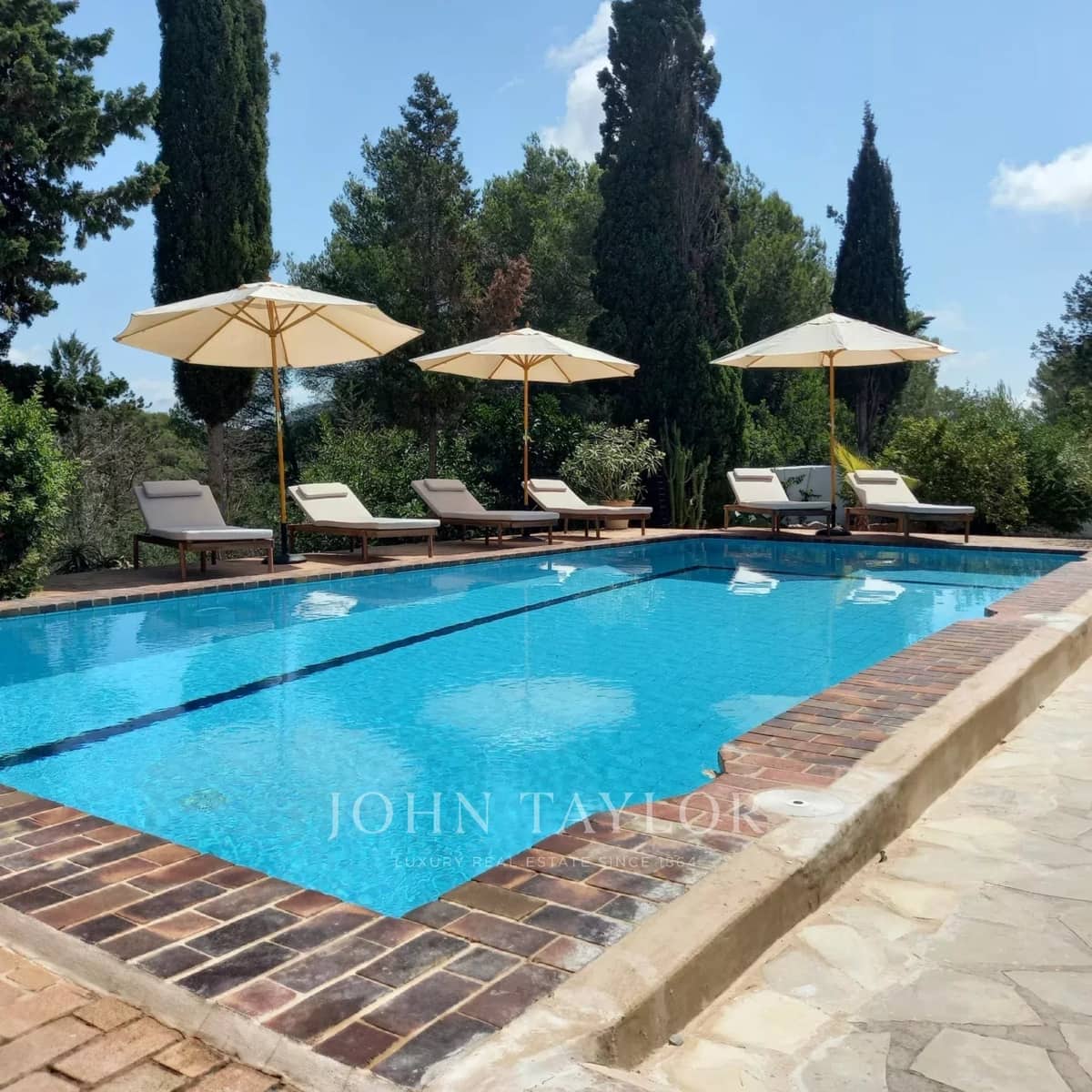 6 bedroom Apartment for rent in Cala Llonga with pool - € 10,000 (Ref: 9428660)